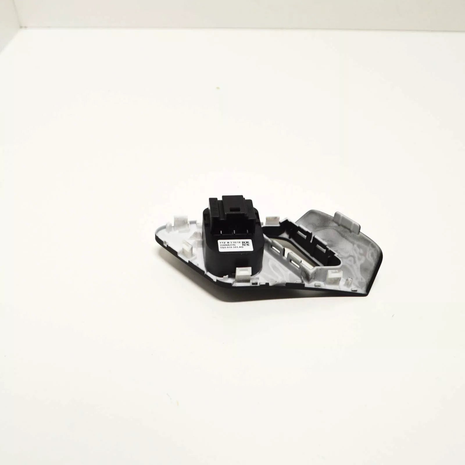 NEW VW GOLF MK7 MIRRORS HEATED SWITCH 5G0959565AGICX LHD