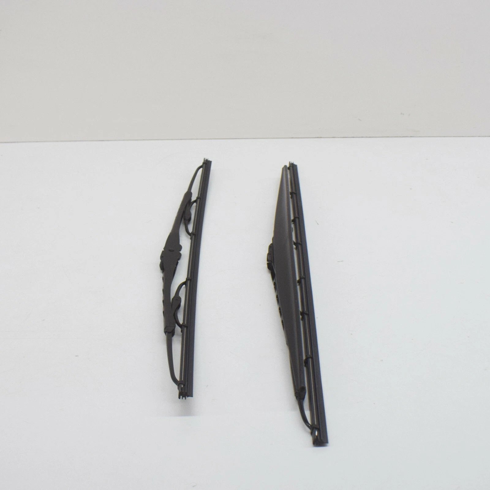 NEW VW BORA 1J6 FRONT WINDSCREEN WIPER BLADES 1J0998003
