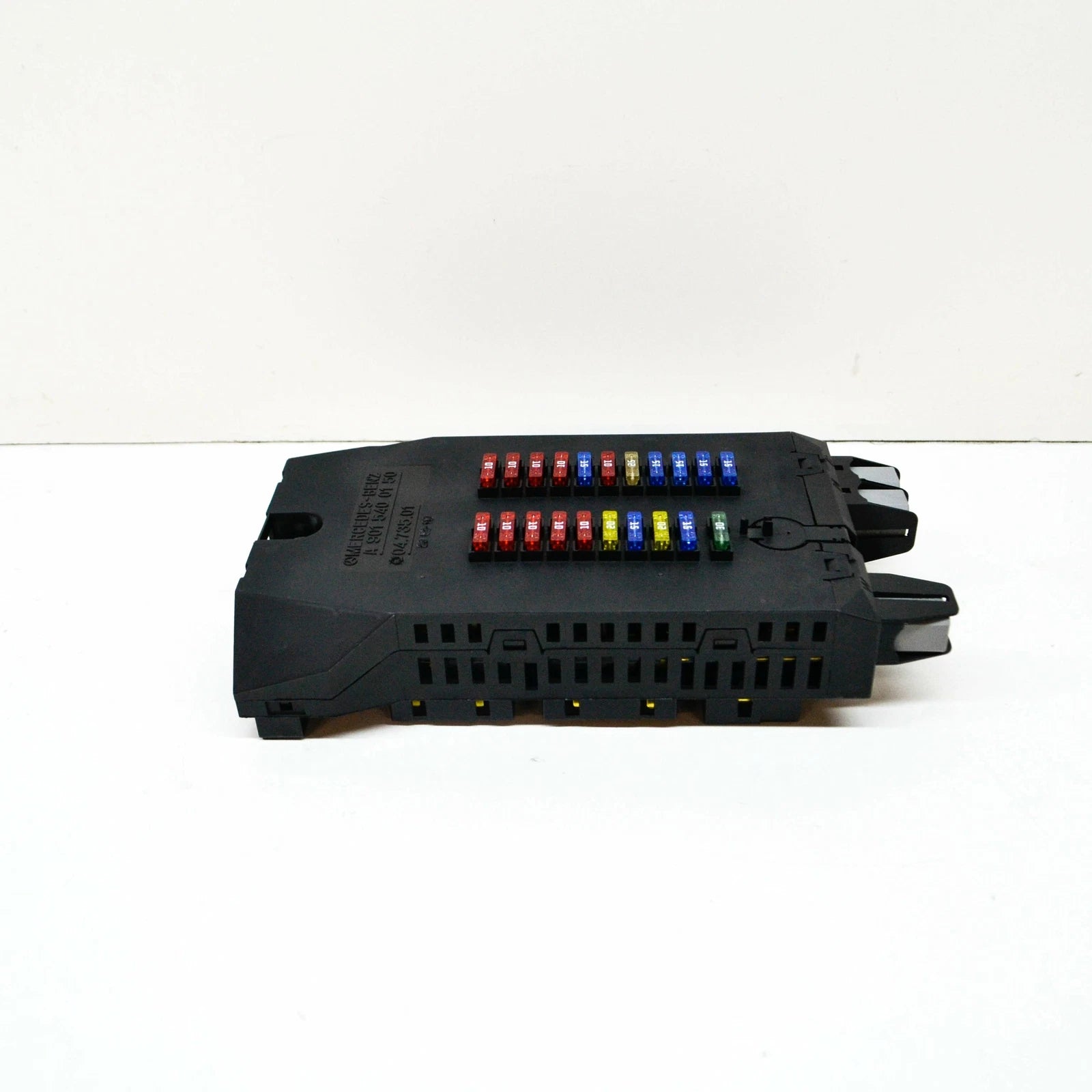 NEW MERCEDES-BENZ SPRINTER W905 FUSE BOX A9015400150
