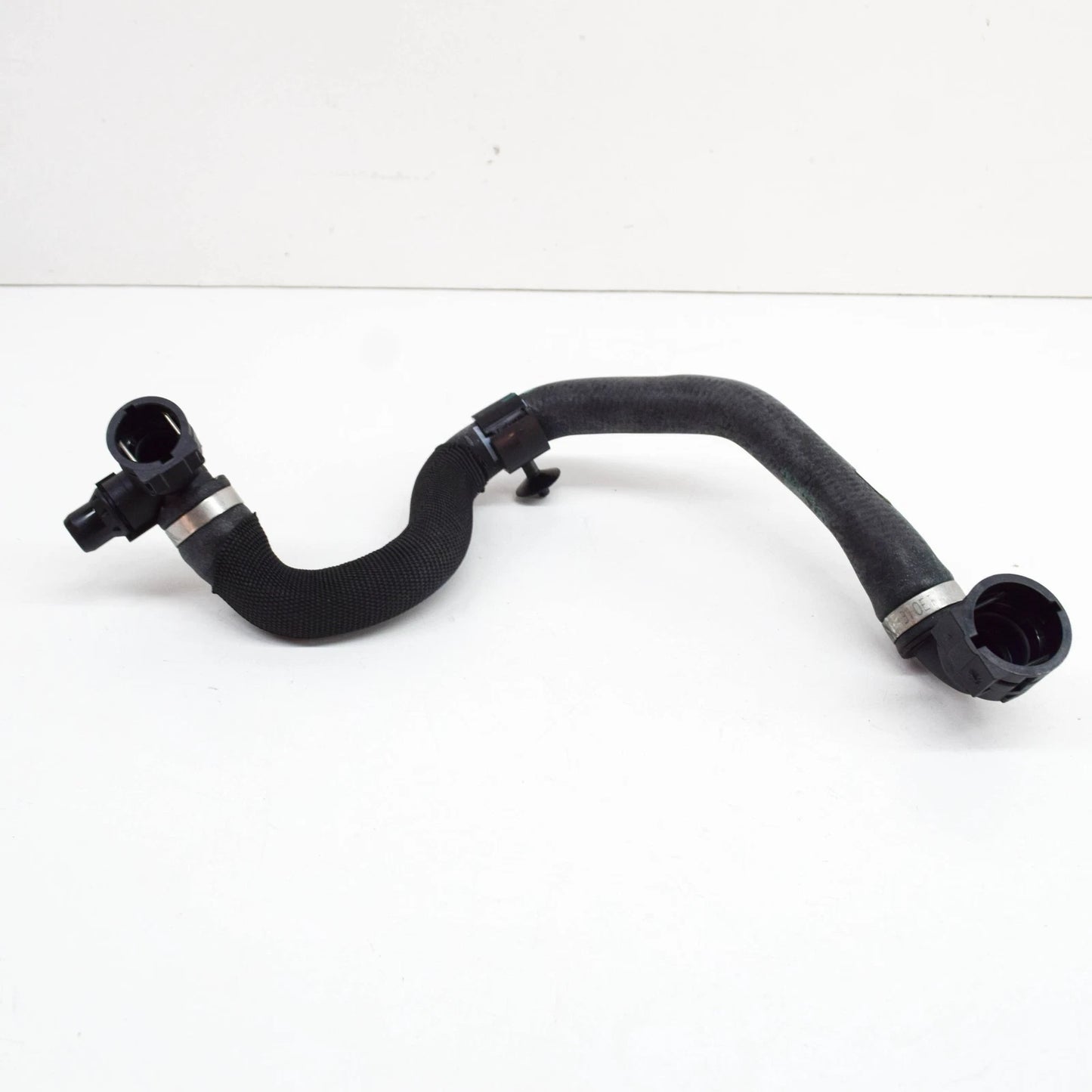 NEW BMW 3 G20, G28 LEFT SIDE WATER AUXILIARY RADIATOR HOSE 17128654821 ORIGINAL