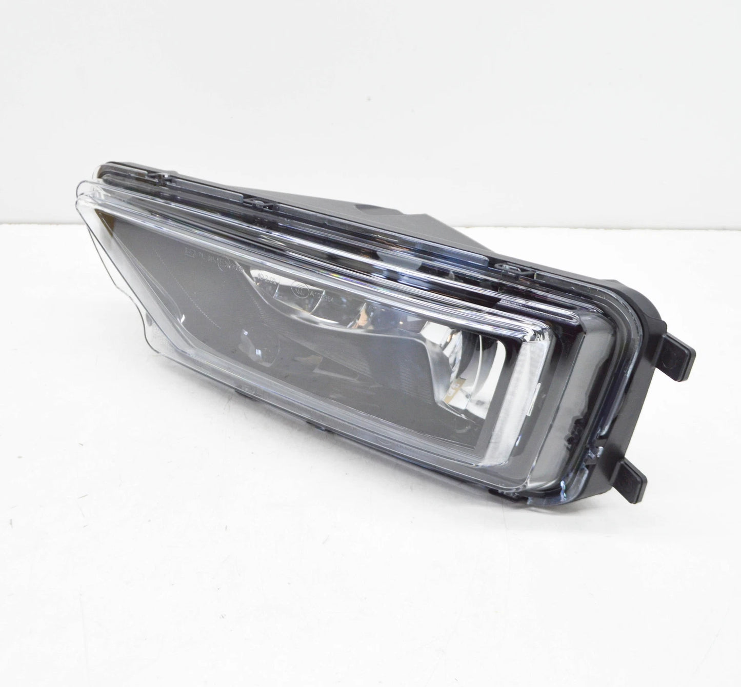 NEW VOLKSWAGEN AMAROK MK1 B FRONT LEFT FOG LIGHT 2H6941699B