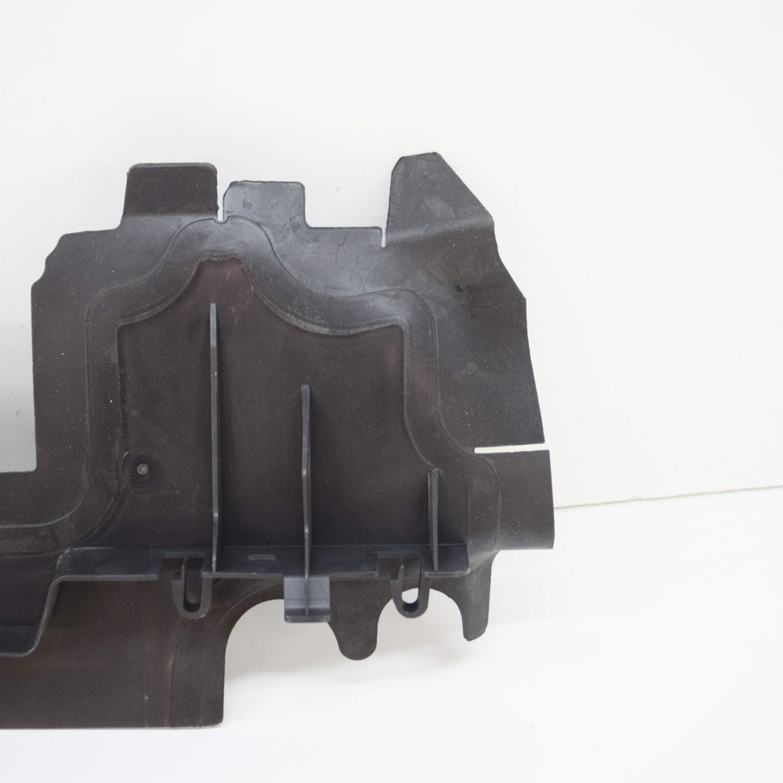 NEW VOLKSWAGEN PASSAT CC RADIATOR RIGHT AIR GUIDE 3C8121284B ORIGINAL