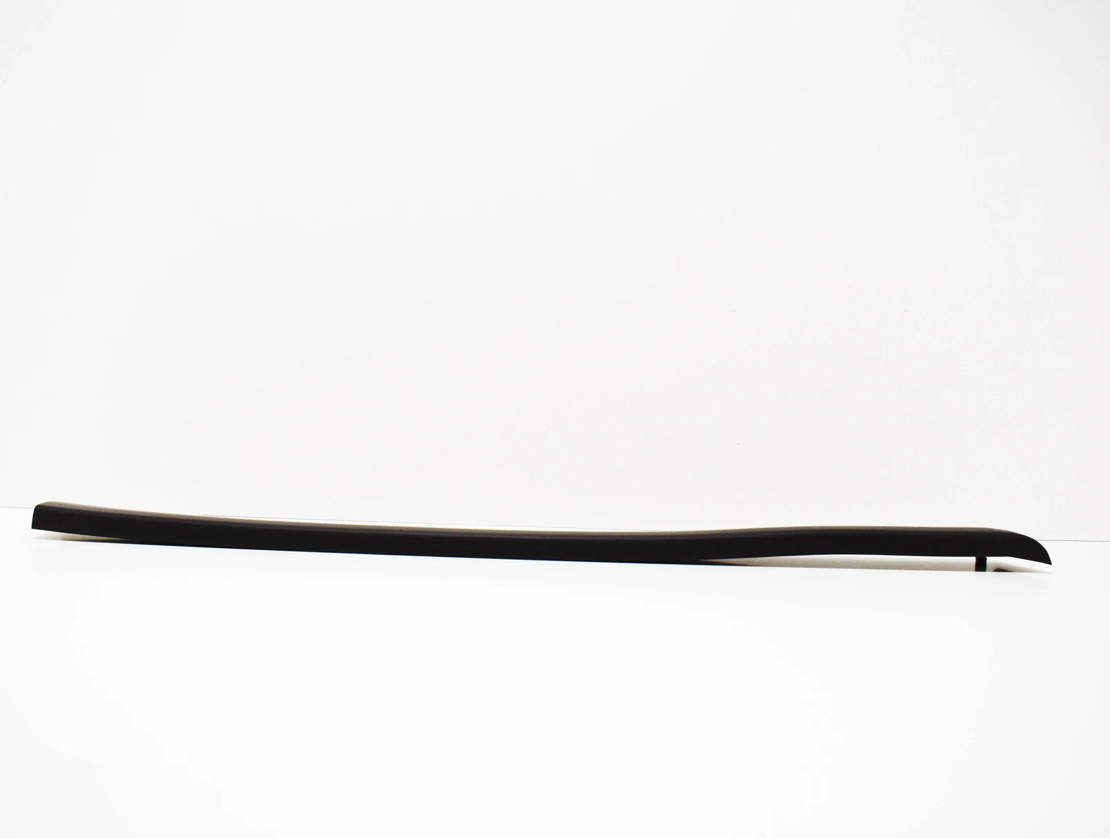 NEW BMW 5 E28 FRONT BUMPER RIGHT RUBBER STRIP 51111868102 1868102 ORIGINAL