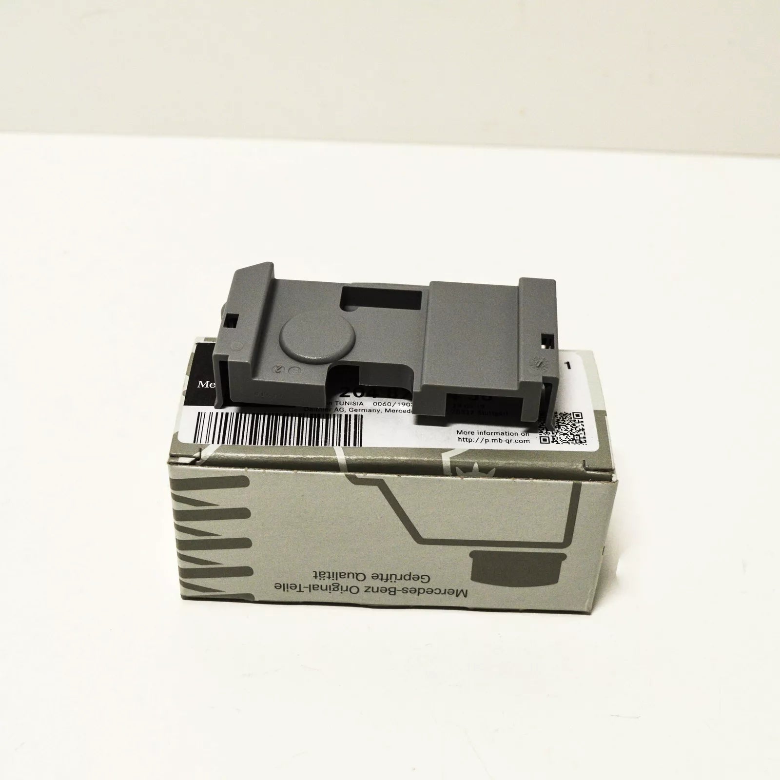 NEW MERCEDES-BENZ C-CLASS W205 ALARM SWITCH A2048704458 ORIGINAL