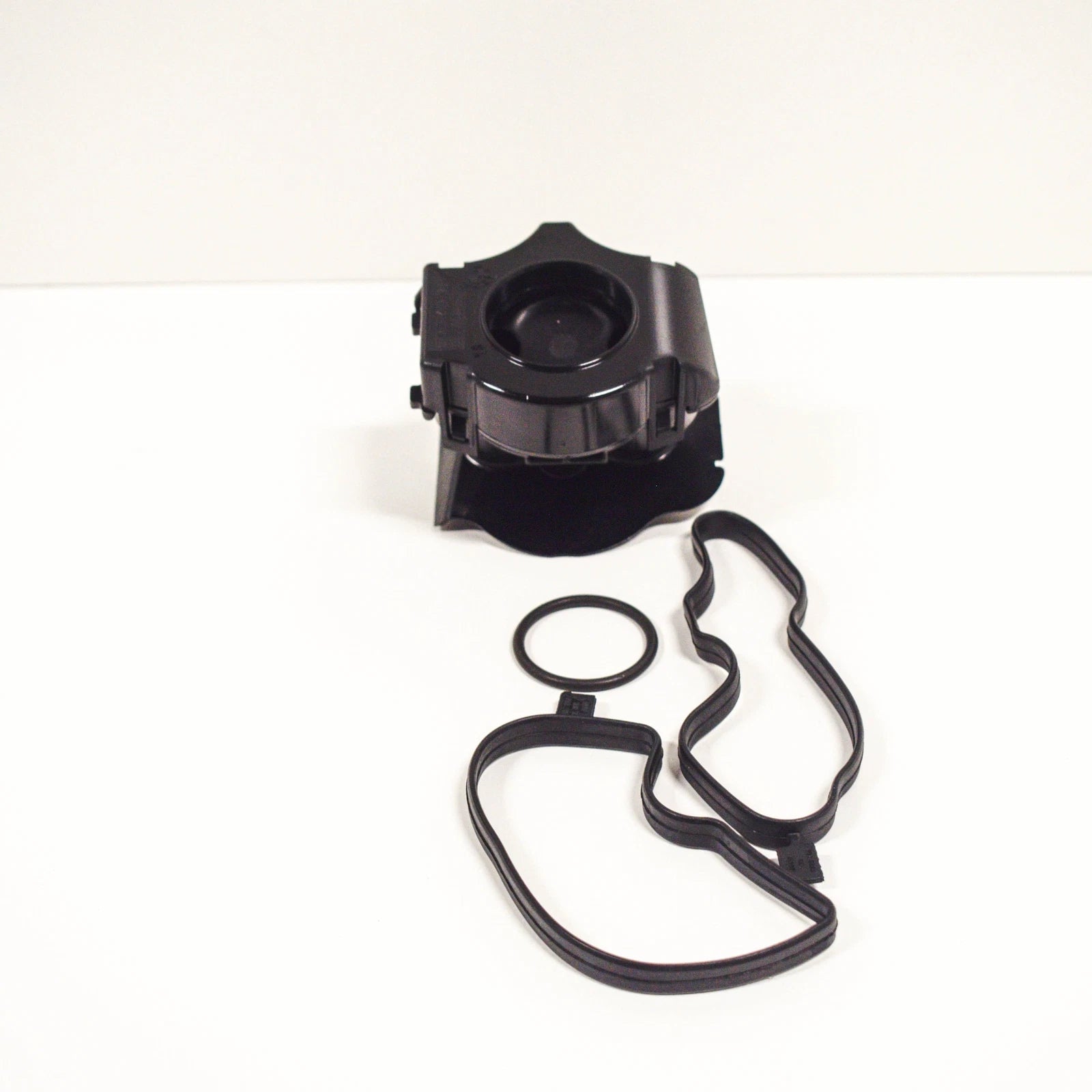 NEW BMW 1 E87 2.0I OIL SEPERATOR 11127799367 ORIGINAL