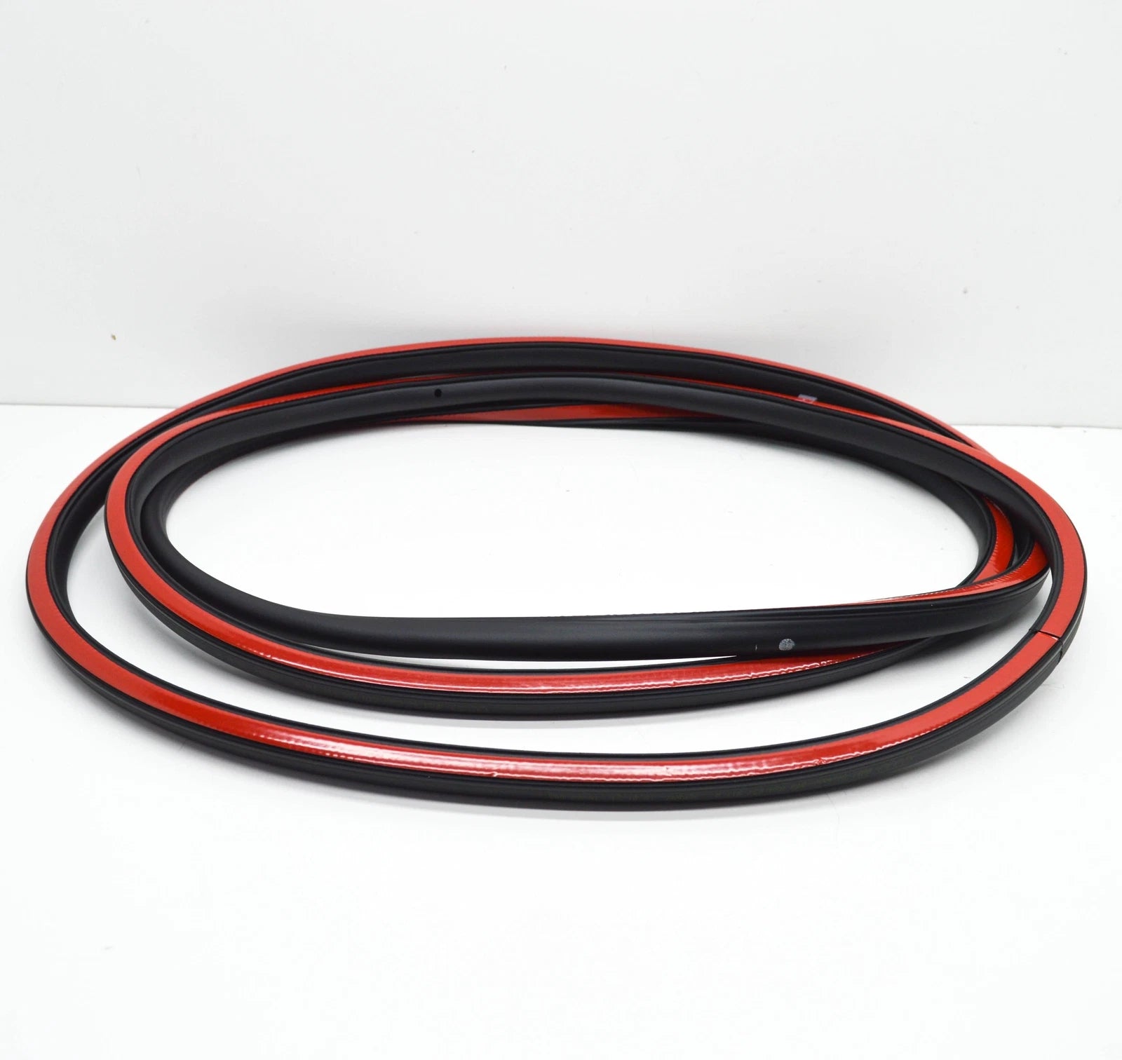 NEW AUDI Q3 F3 FRONT LEFT DOOR SEALING 83A837911A