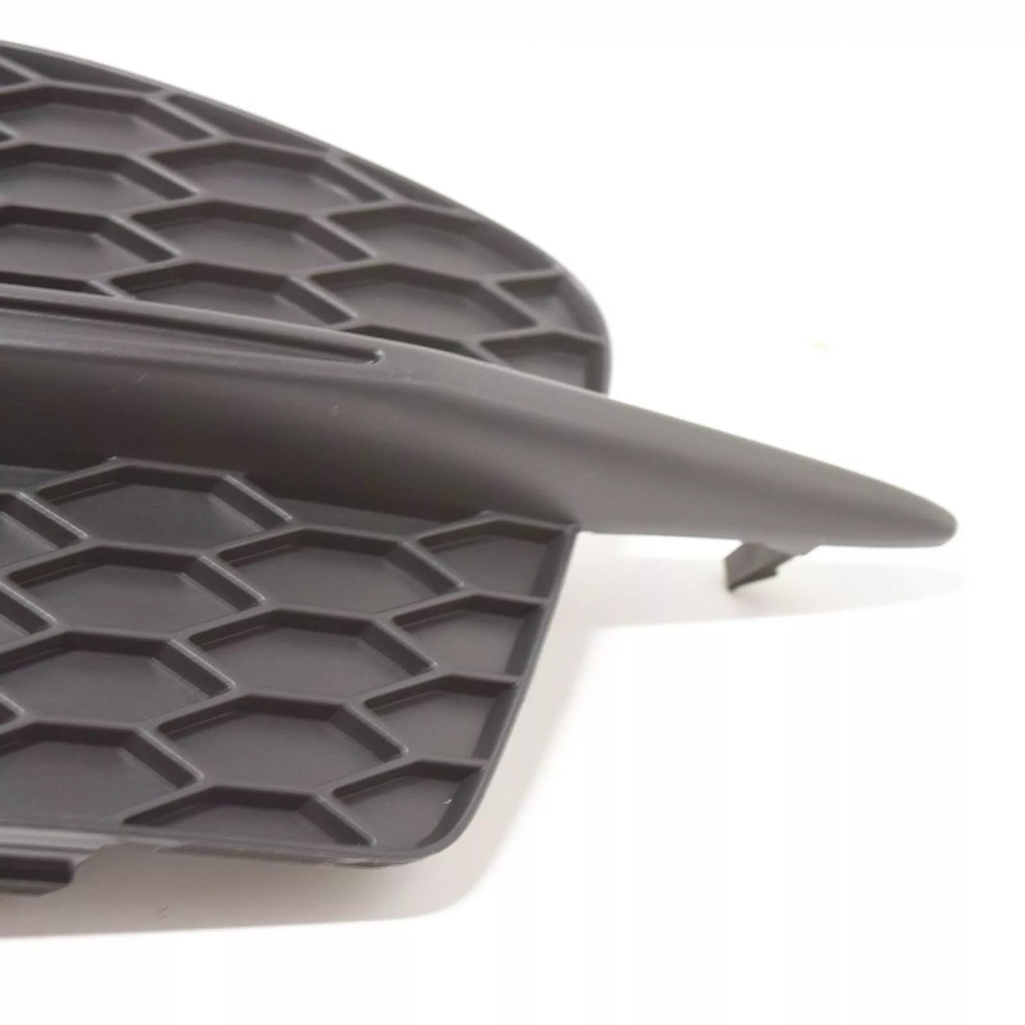 NEW AUDI Q3 8U LEFT FOG LIGHT GRILLE 8U0807681DSP9 8U0807681D