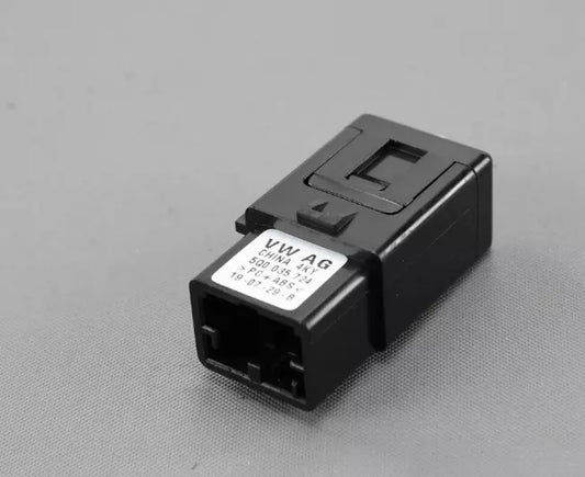 NEW VOLKSWAGEN CADDY 2K AUX-IN SOCKET 5Q0035724 ORIGINAL