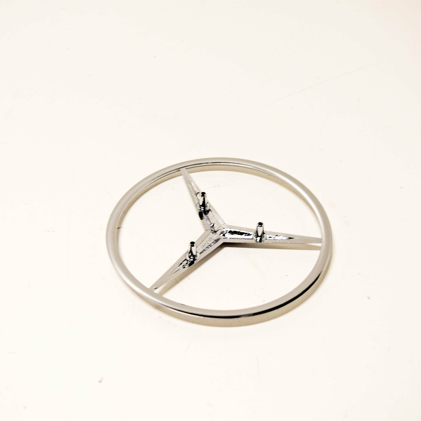 NEW MERCEDES BENZ S-CLASS W126 REAR TRUNK BOOT BADGE EMBLEM A1267580158 ORIGINAL