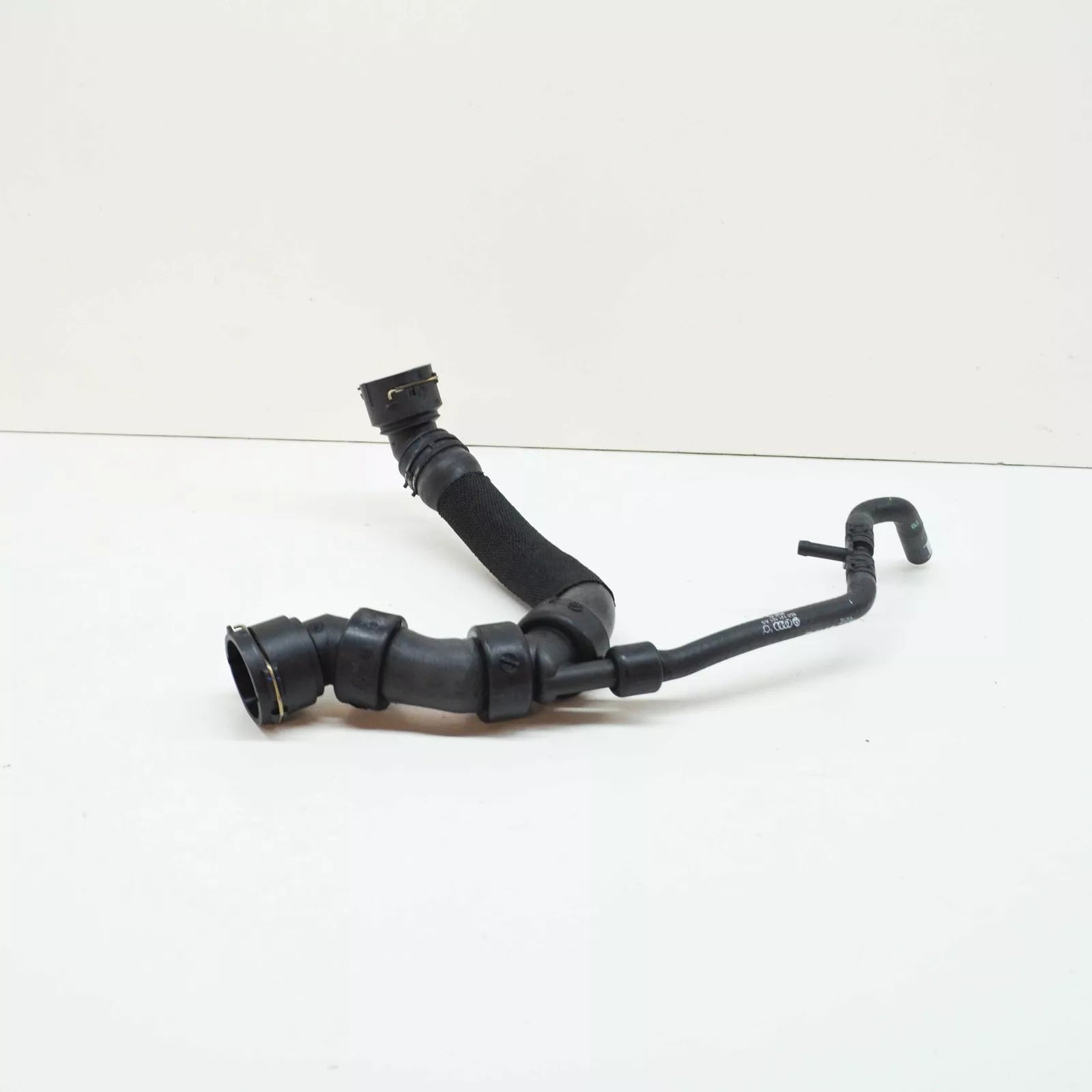 NEW AUDI RS4 AVANT QUATTRO B6 ENGINE RADIATOR COOLANT HOSE 8D0121101AG ORIGINAL