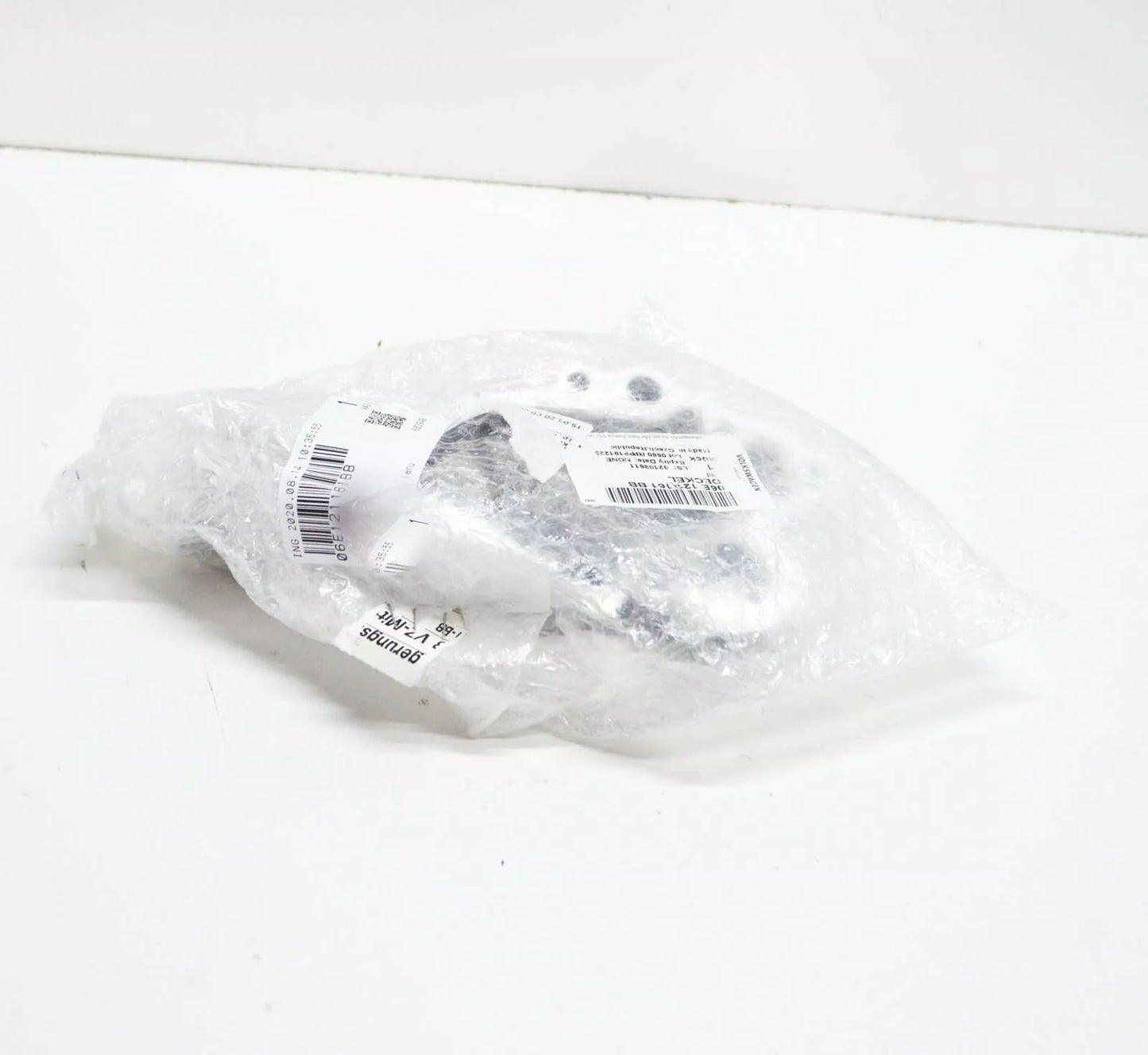 NEW AUDI A4 B8 3.0 PETROL COOLANT WATER PIPE 06E121161BB 2015