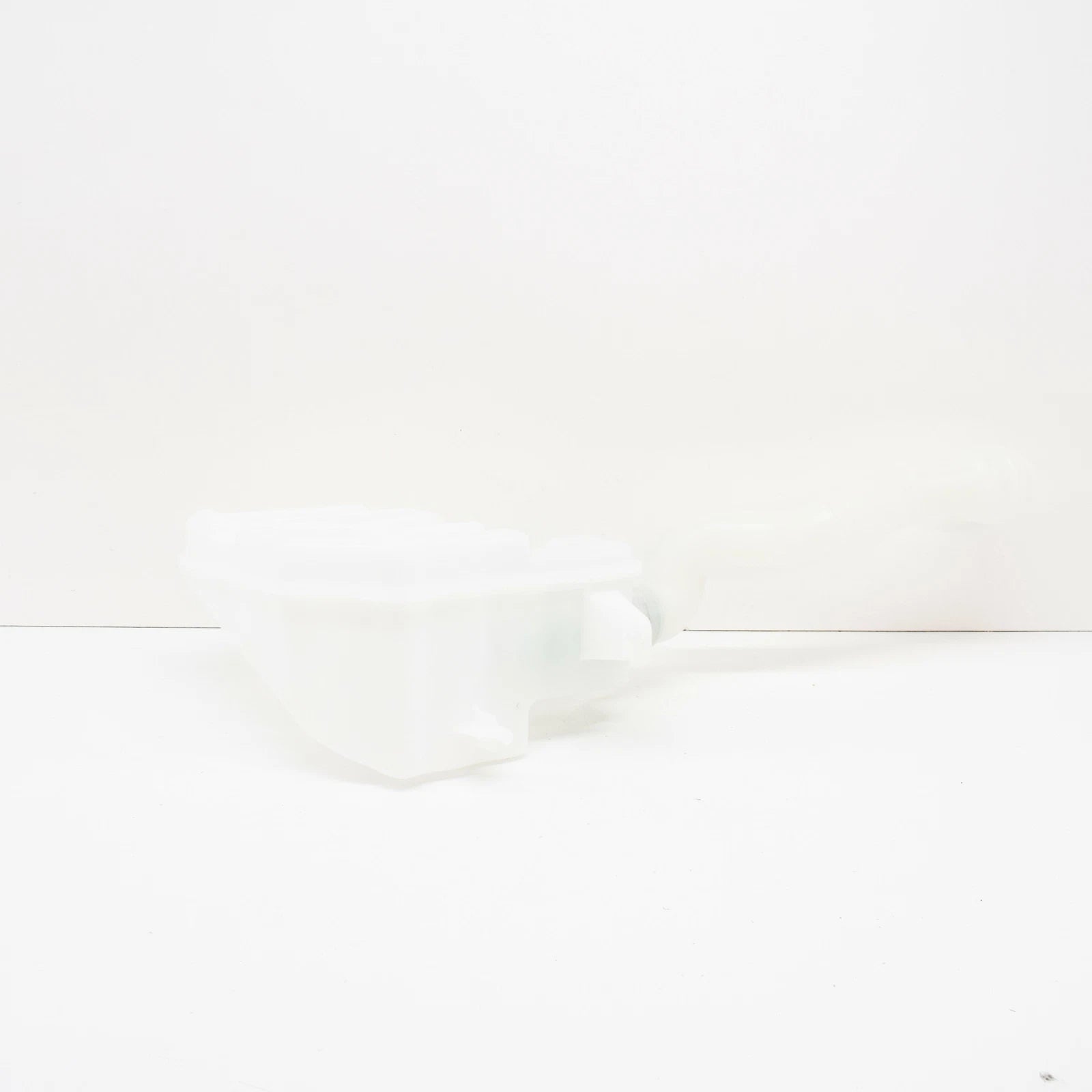 NEW MB GL X166 WINDSHIELD WASHER FLUID TANK A1668690720 ORIGINAL