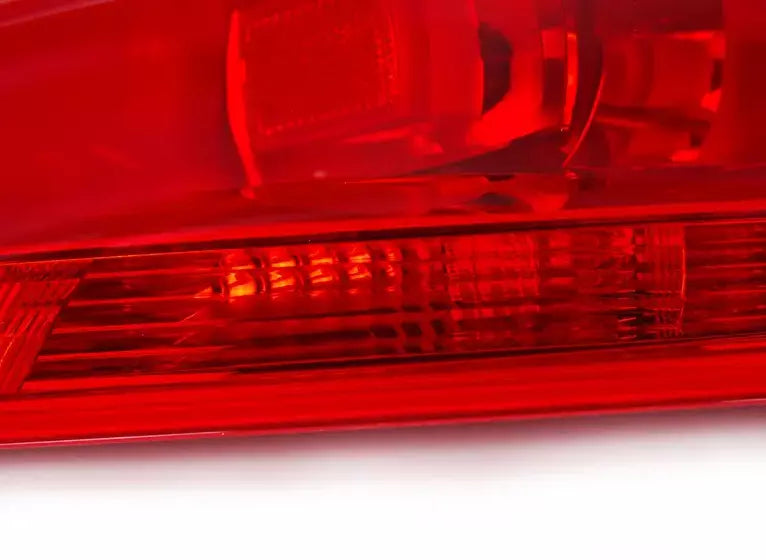 NEW AUDI TT ROADSTER 8J REAR RIGHT TAILLIGHT 8J0945096M ORIGINAL