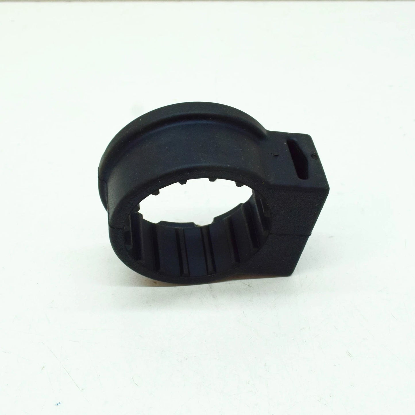 NEW VOLKSWAGEN PASSAT B8 3G AUXILIARY HEATER SUPPORT 5Q0815689 ORIGINAL