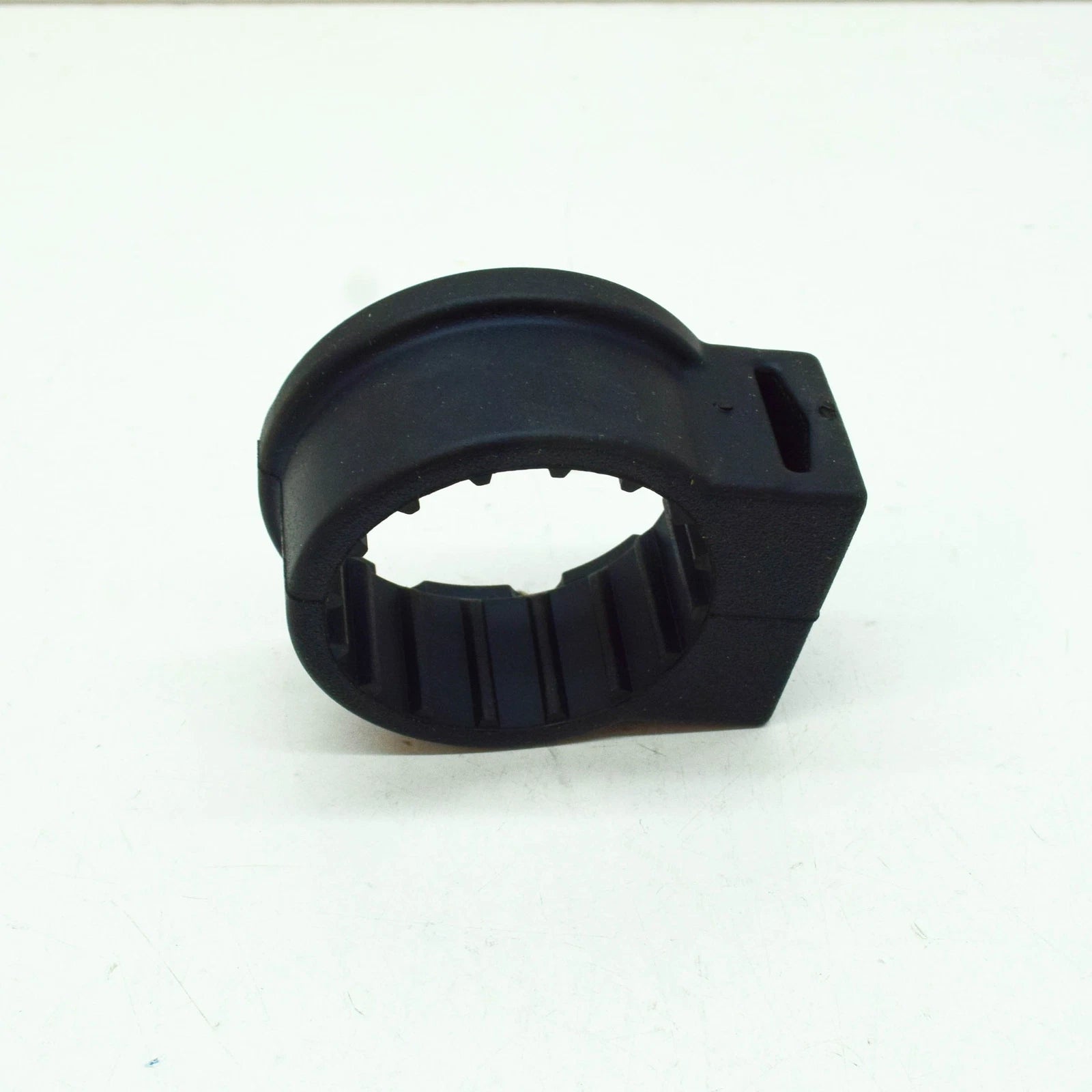 NEW VOLKSWAGEN PASSAT B8 3G AUXILIARY HEATER SUPPORT 5Q0815689 ORIGINAL