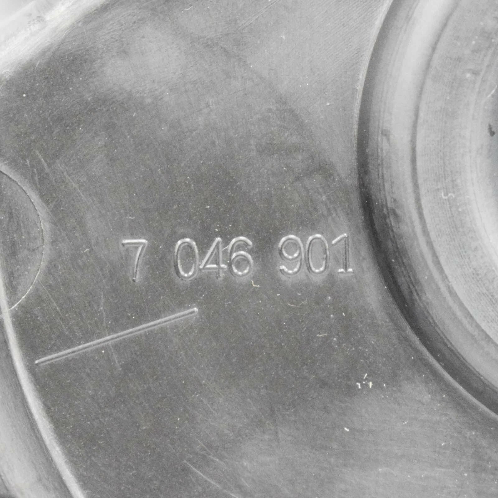 NEW BMW 5 E60 FRONT LEFT SUSPENSION DOME STRUT COVER 51717046901 ORIGINAL