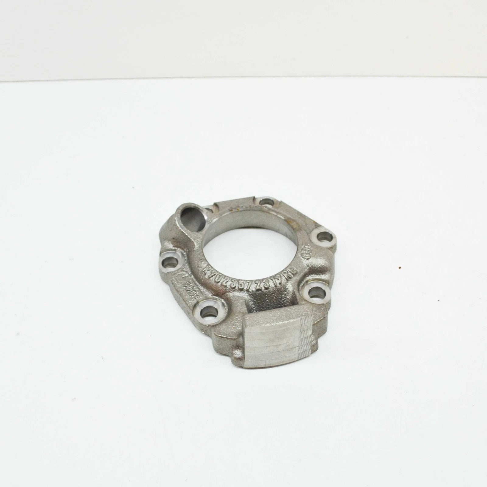 NEW MB G W463 REAR DRIVE SHAFT RIGHT BEARING COVER A4633570219 ORIGINAL