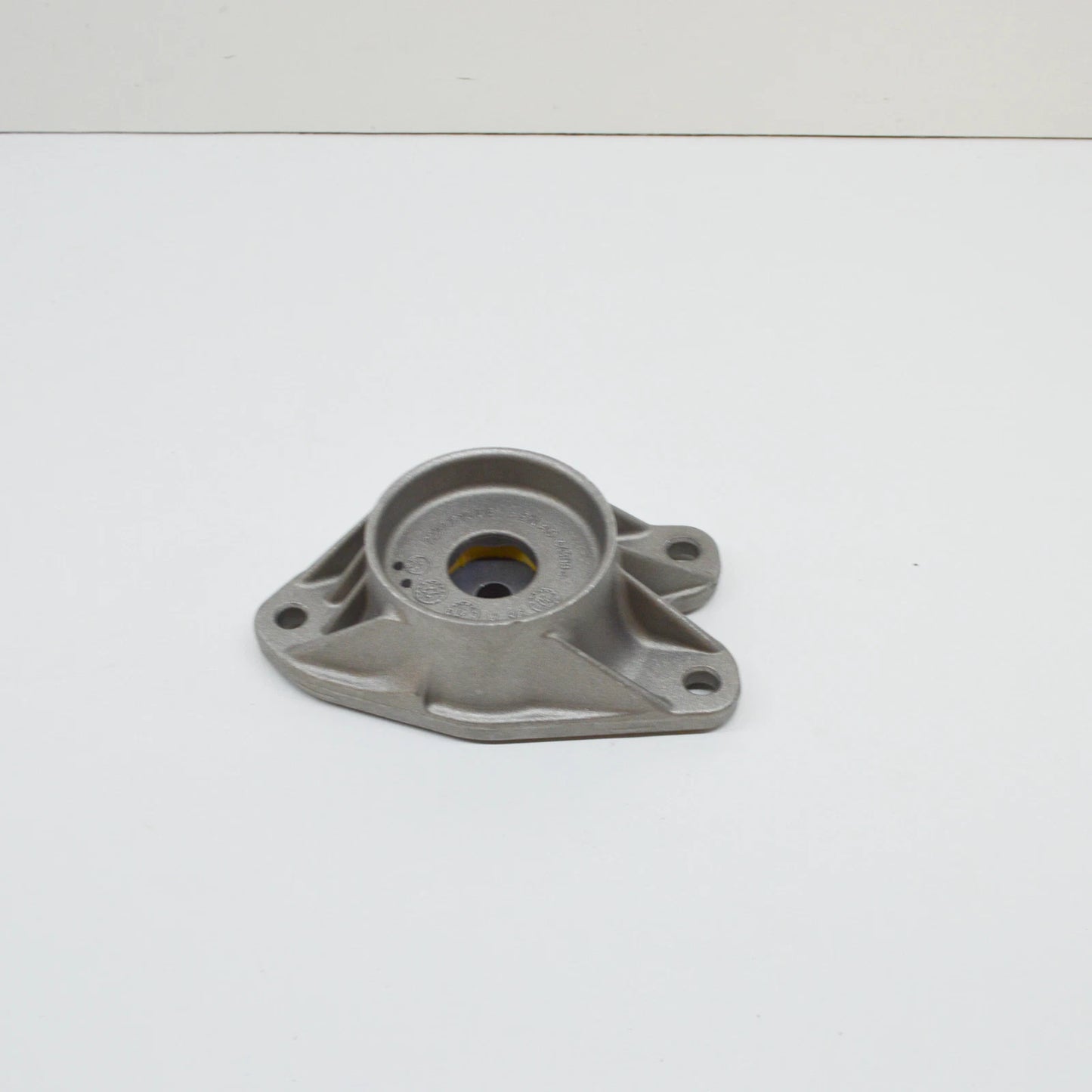 NEW BMW 4 CABRIO F33, F83 REAR SHOCK MOUNT 33506864452 6864452 ORIGINAL