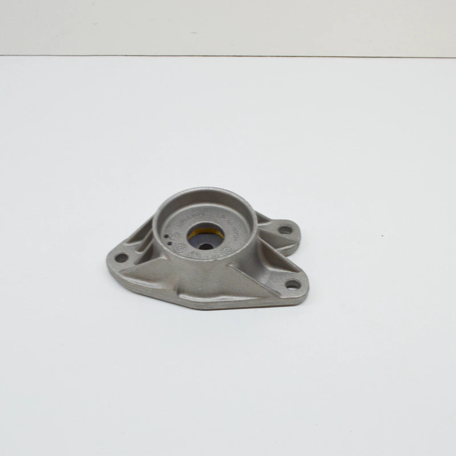 NEW BMW 4 CABRIO F33, F83 REAR SHOCK MOUNT 33506864452 6864452 ORIGINAL