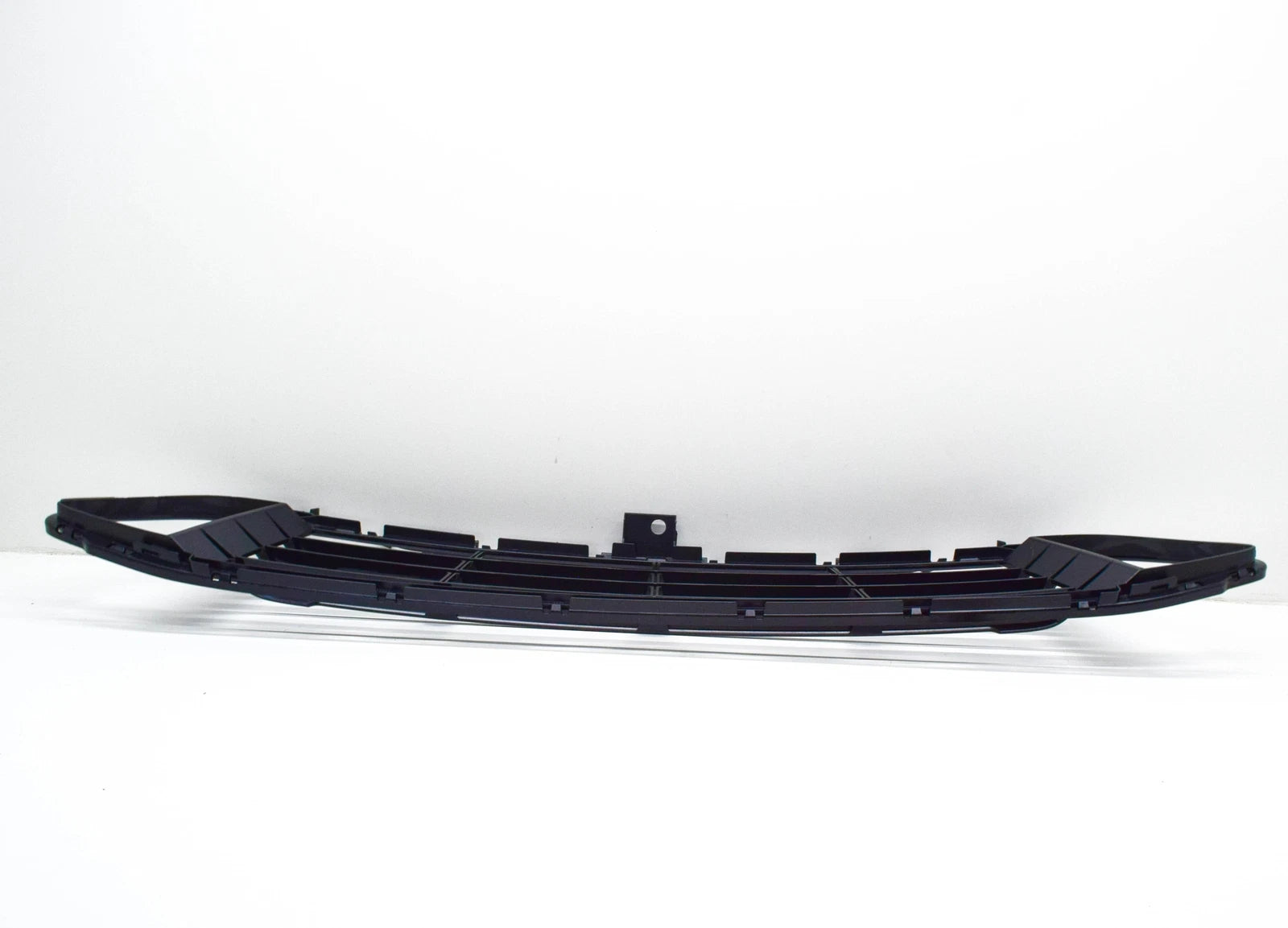 NEW BMW X1 F48 FRONT BUMPER LOWER CENTER GRILLE 51117383353 7383353 2015