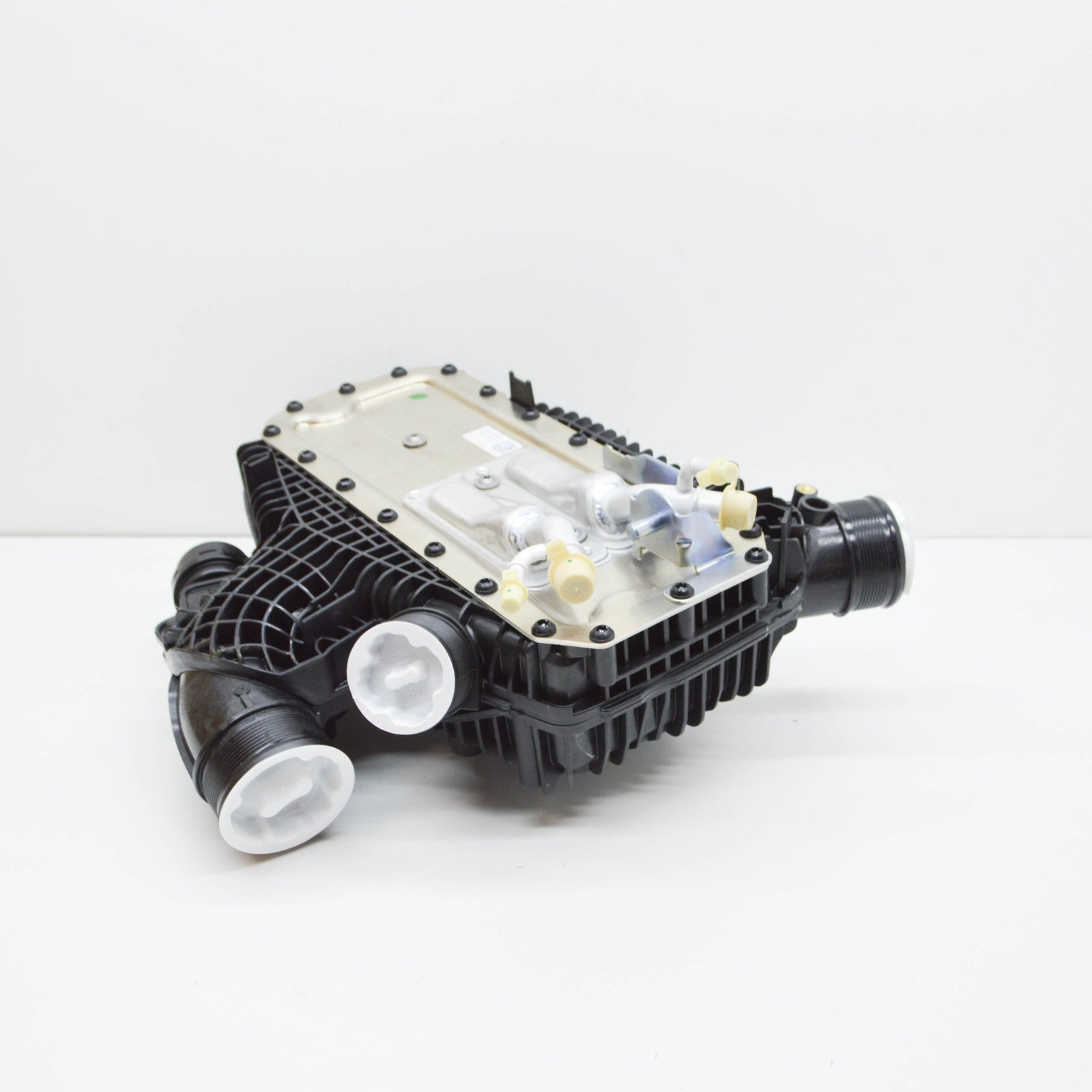 new audi a6 c8 charge air cooler radiator 4k0145803d original