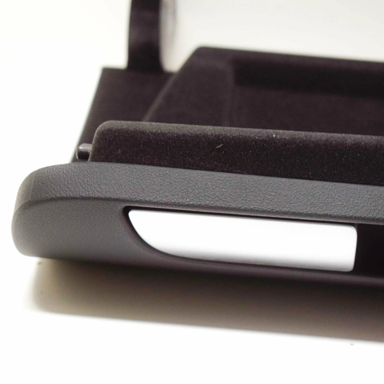 NEW AUDI A3 S3 8P GLOVE COMPARTMENT LID A CHROME TRIM 8P1857124A6PS LHD ORIGINAL