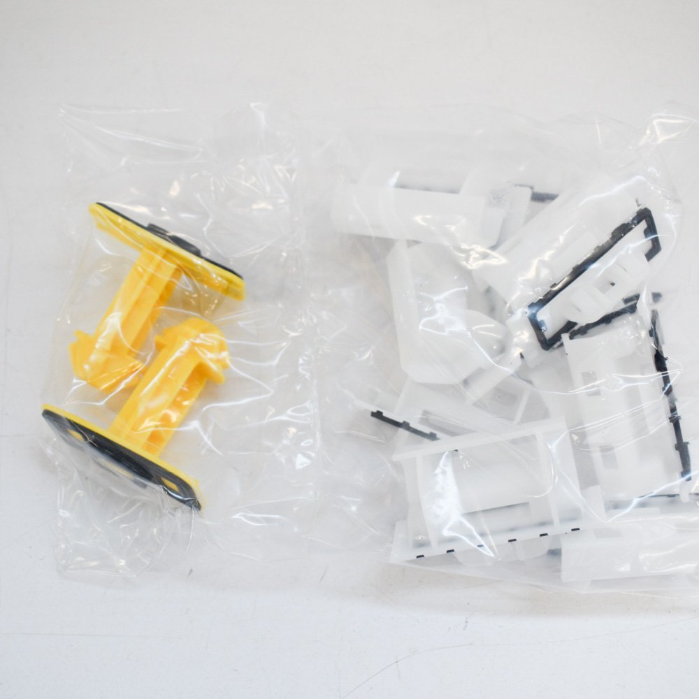 NEW AUDI A6 4G2, C7, 4GC ROCKER PANEL MOLDING HARDWARE KIT 4G0898909C ORIGINAL