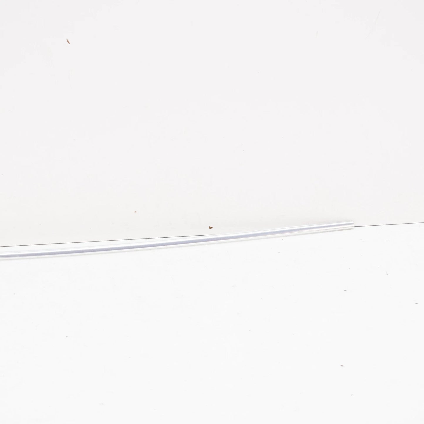 NEW BMW 5 E28 REAR UPPER WINDOW MOLDING 51311820623 1820623 ORIGINAL