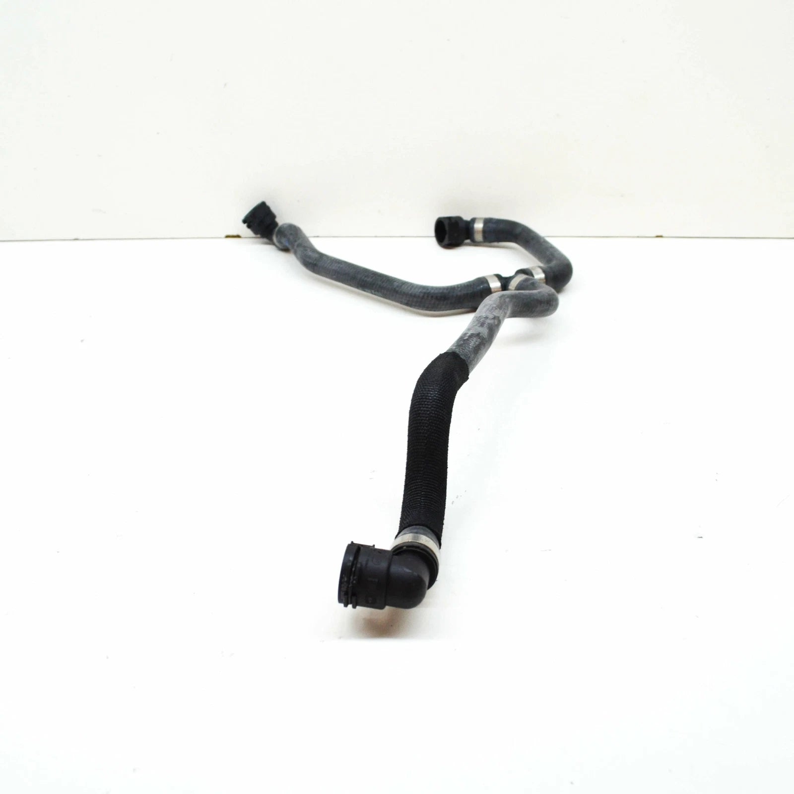 NEW BMW 5 G30 COOLING EXPANSION TANK PIPE HOSE 17128602602 ORIGINAL