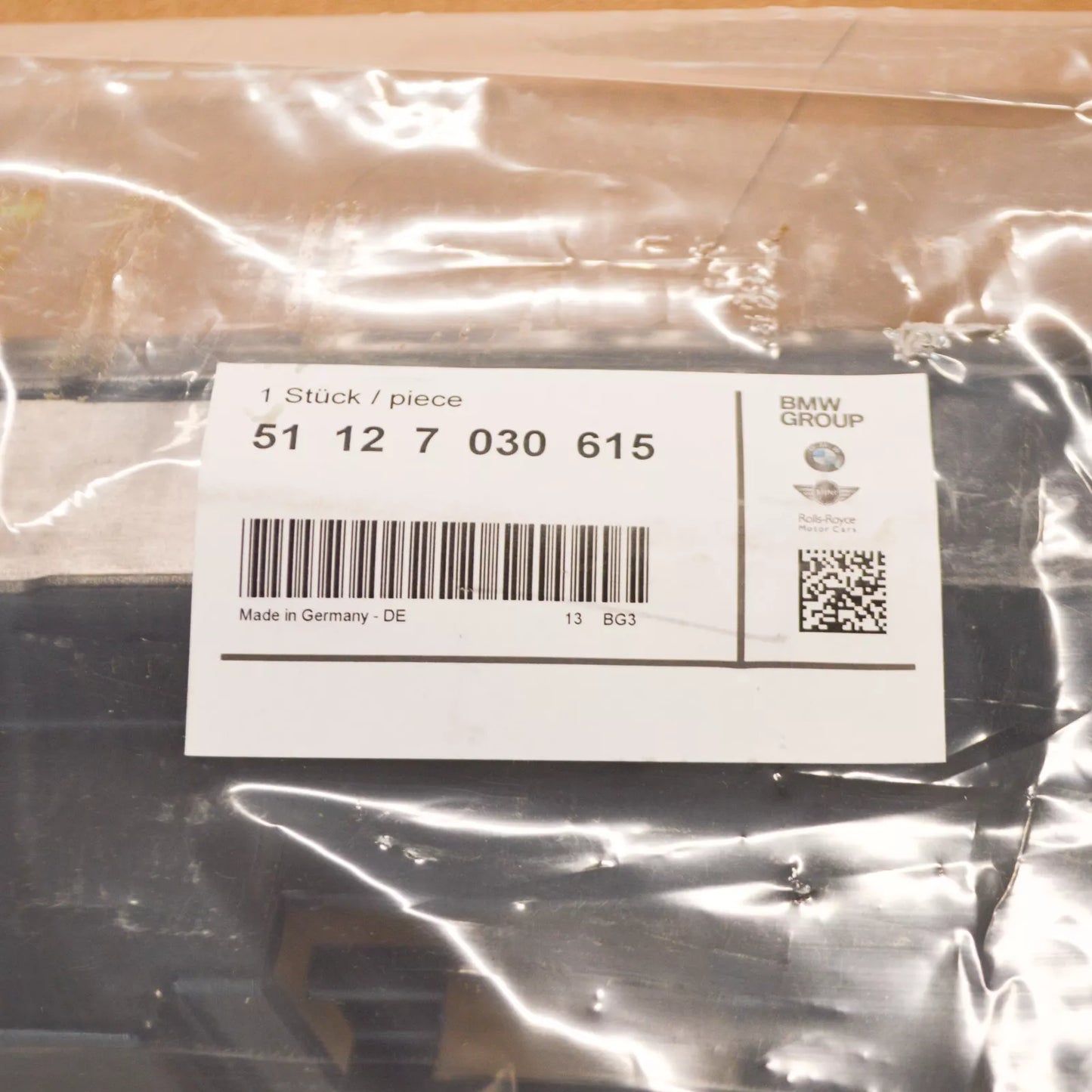 NEW BMW 3 E46 REAR BUMPER GUIDE 51127030615 7030615