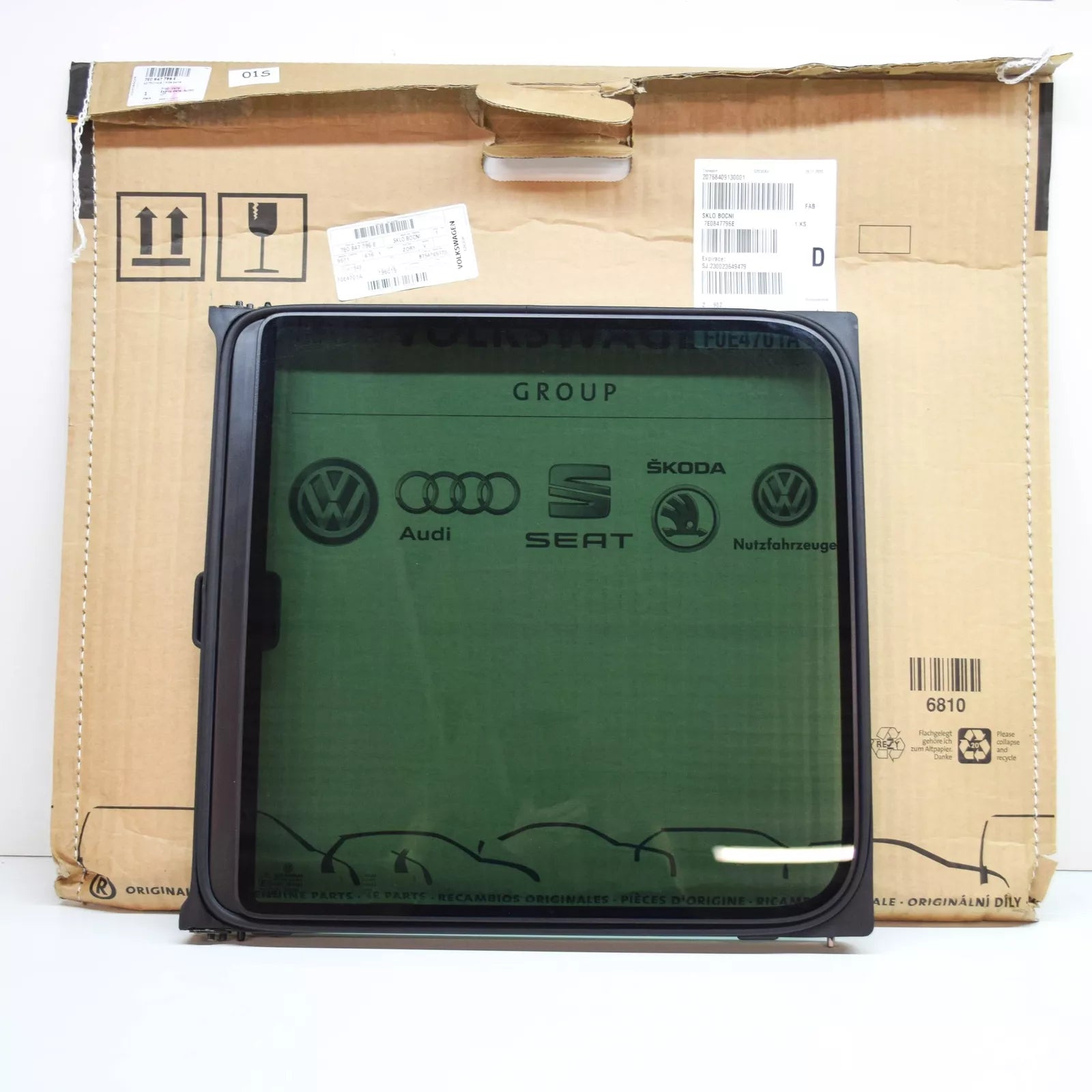 NEW VW TRANSPORTER T6 RIGHT SIDE SLIDING DOOR TINTED GLASS 7E0847796E ORIGINAL