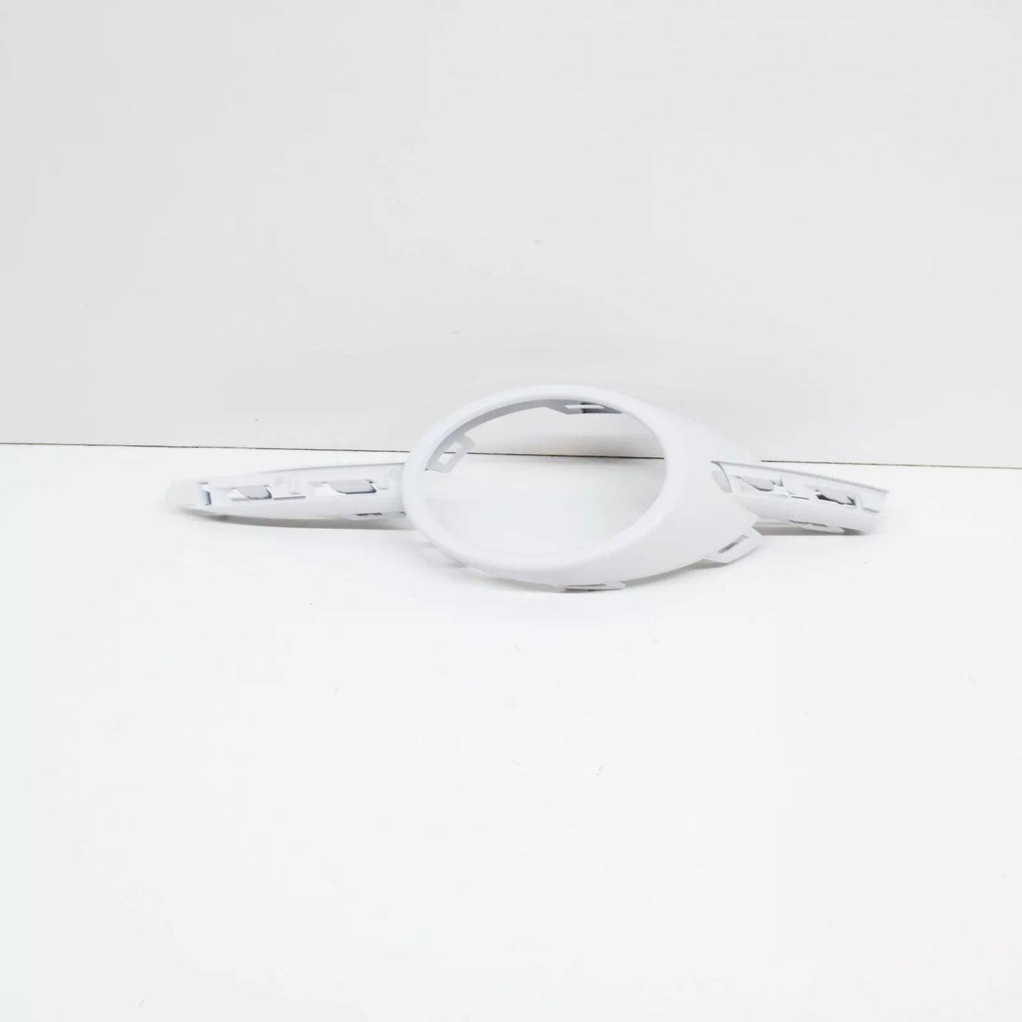 NEW VW CC R-LINE FRONT RIGHT OUTER FOG LIGHT TRIM RING 3C8853212AGRU