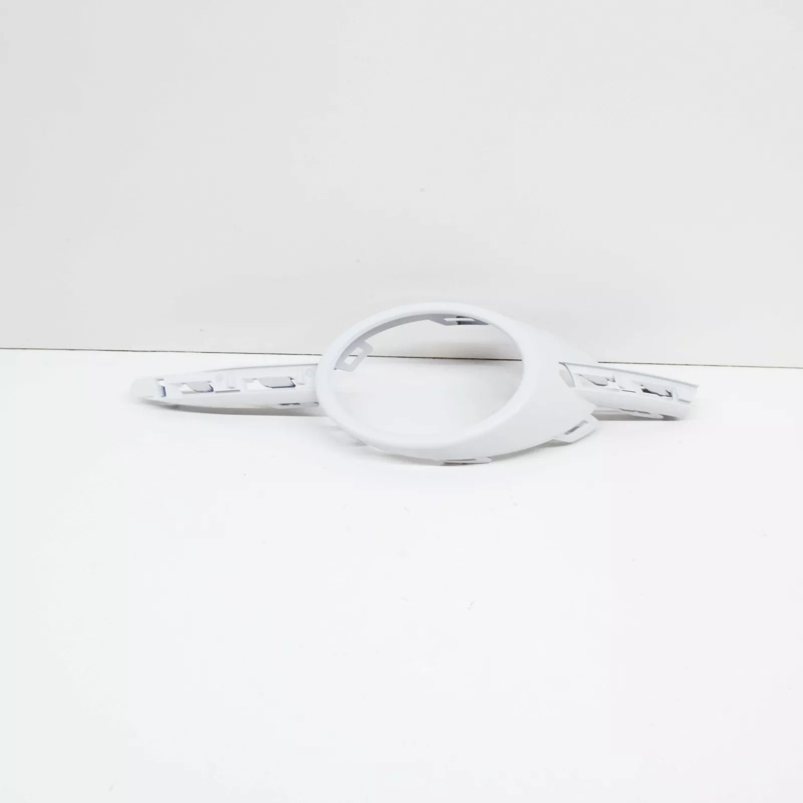 NEW VW CC R-LINE FRONT RIGHT OUTER FOG LIGHT TRIM RING 3C8853212AGRU