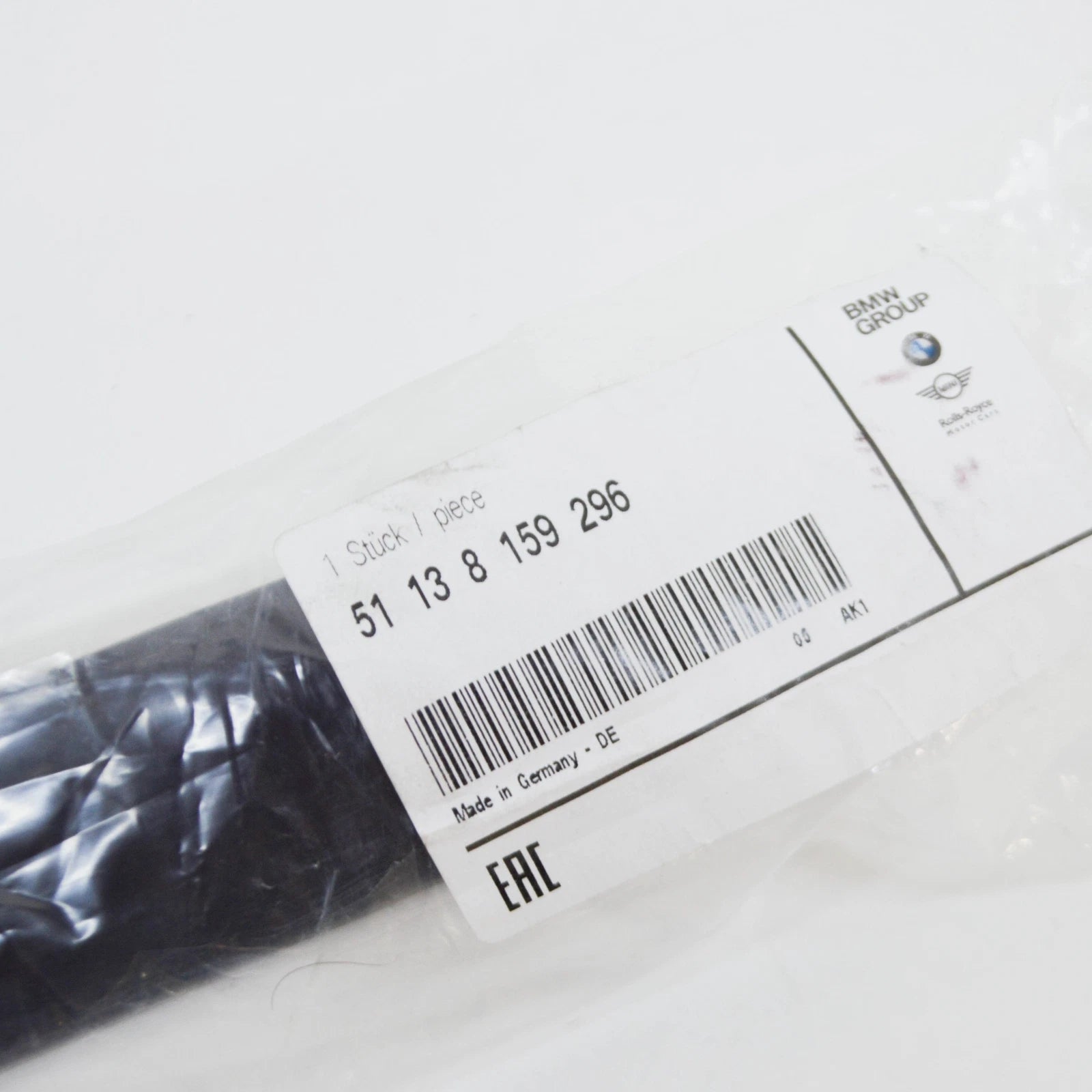 NEW BMW 5 E39 FRONT RIGHT DOOR MOULDING 51138159296 8159296 ORIGINAL