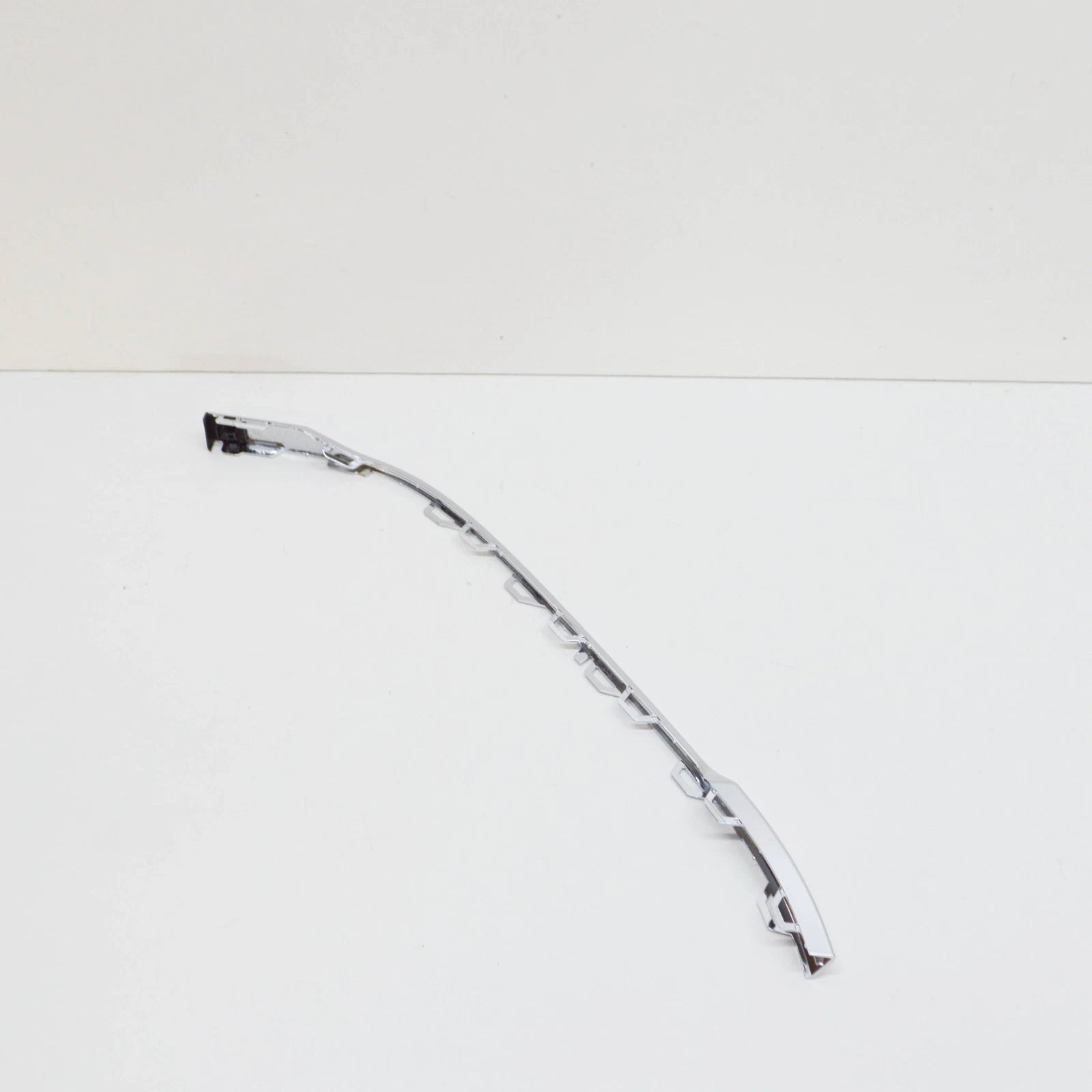 NEW VOLKSWAGEN PASSAT B8 3G FRONT LEFT BUMPER TRIM 3G0853253C2ZZ ORIGINAL