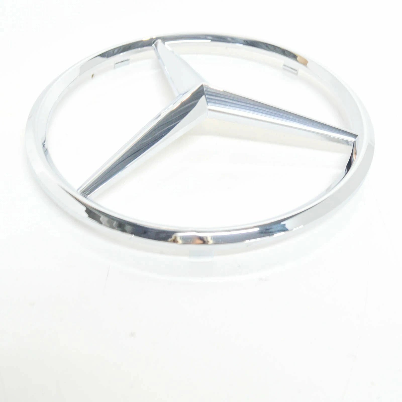 NEW MB SPRINTER 906 FRONT RADIATOR GRILLE EMBLEM BADGE A9068170016 ORIGINAL