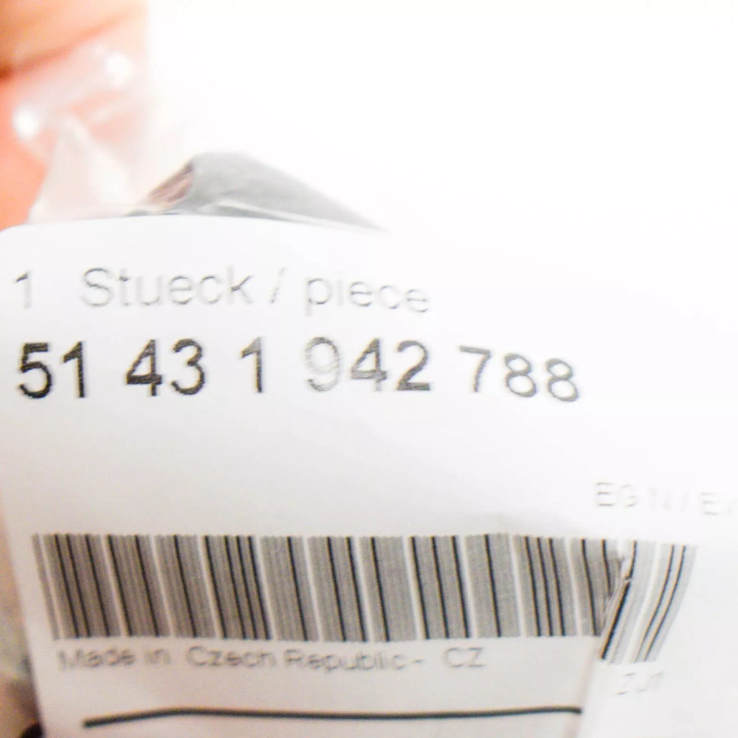 NEW BMW 3 E30 CONVERTIBLE HARDTOP RIGHT COVERING 51431942788 1942788 ORIGINAL