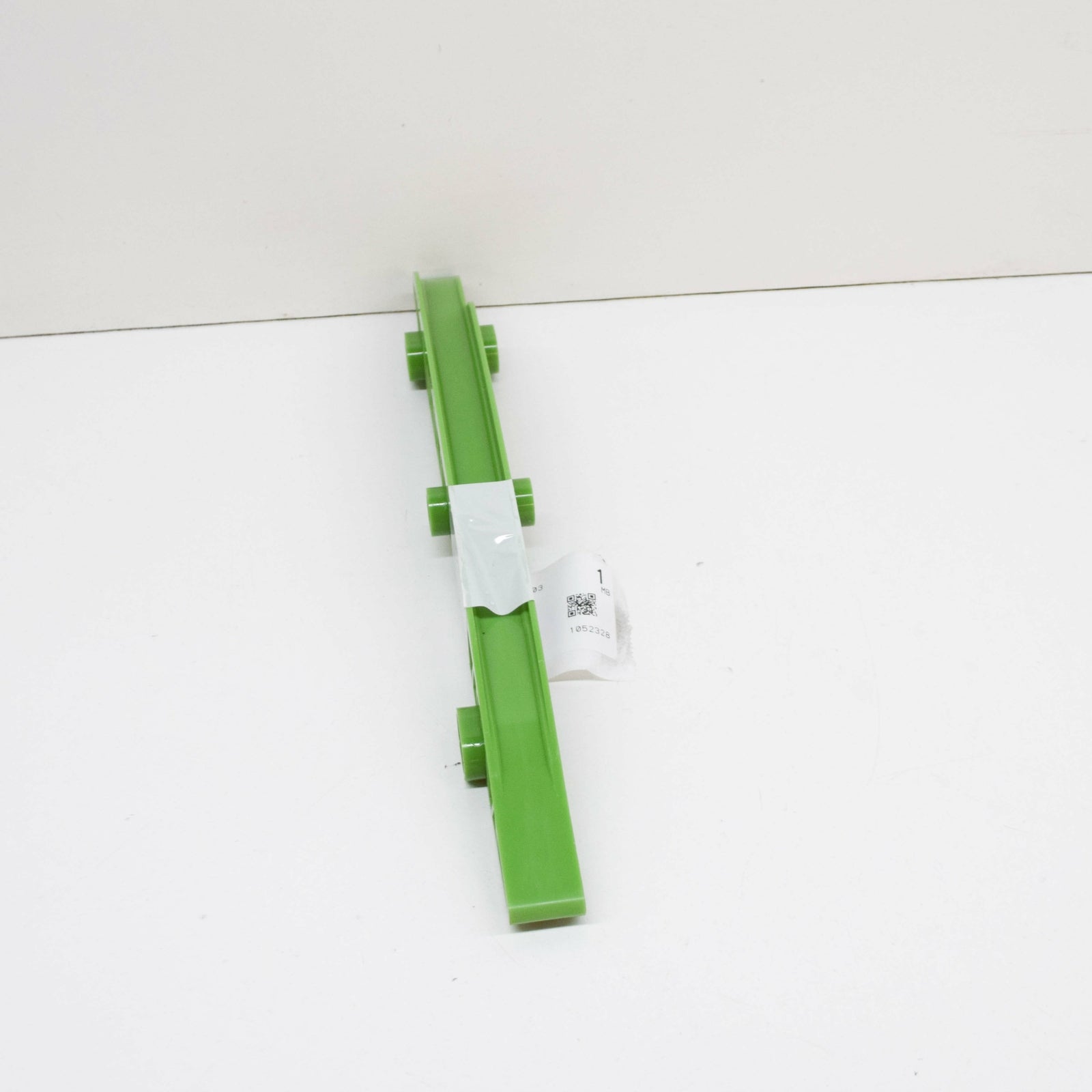 NEW MERCEDES-BENZ C W204 LEFT LOWER CHAIN GUIDE A2710521516 ORIGINAL