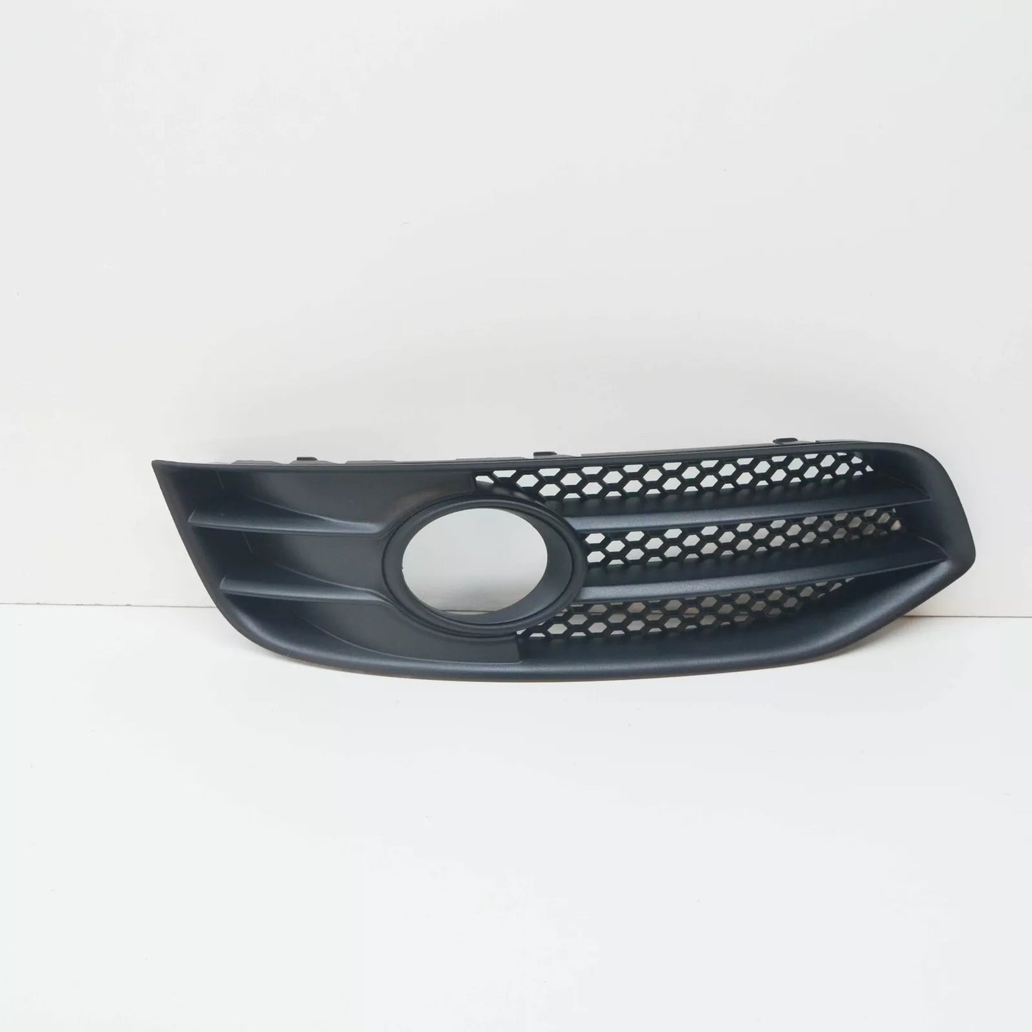NEW AUDI A3 8P1 FRONT BUMPER RIGHT FOG LIGHT 8P0807682G ZDE