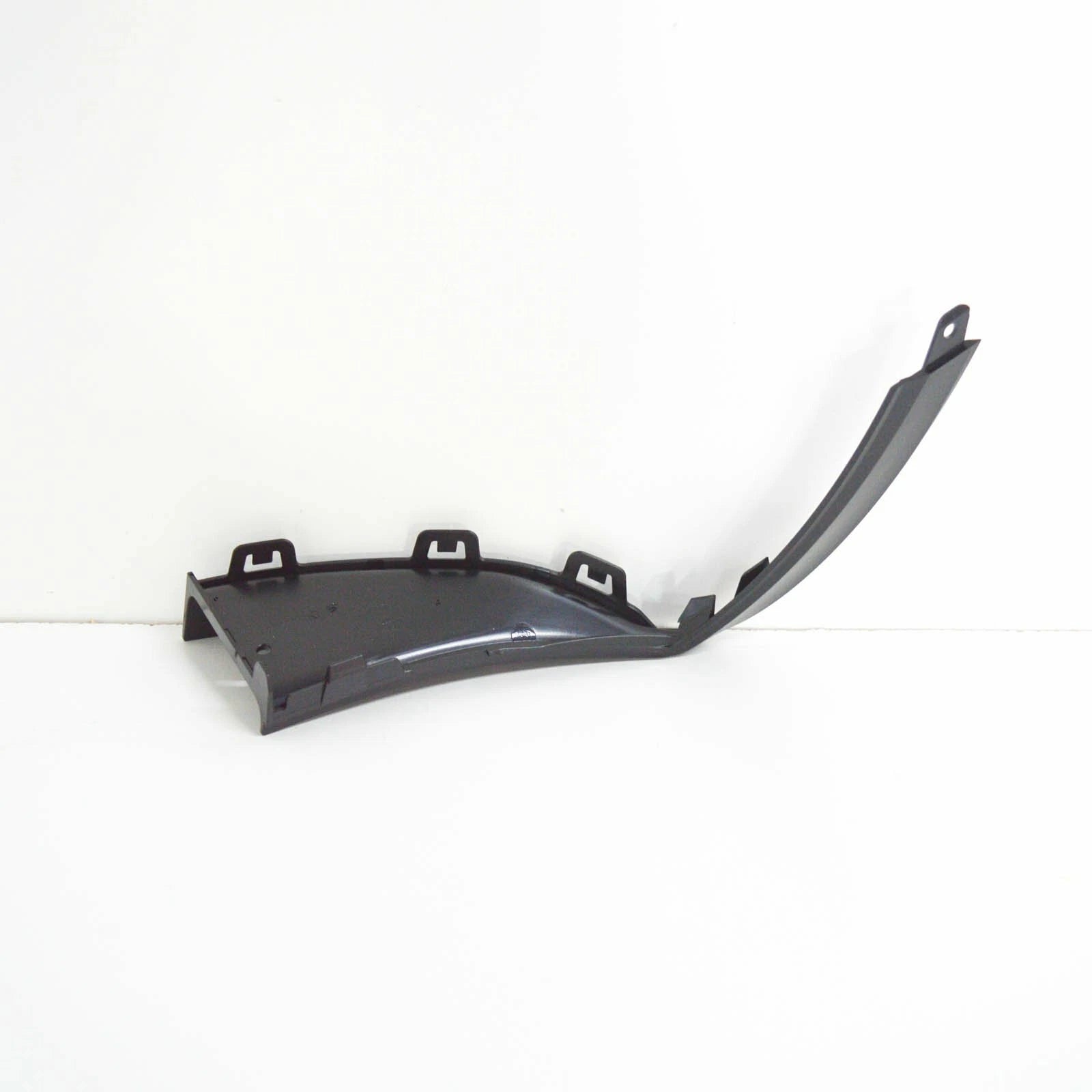 NEW MERCEDES-BENZ A W176 FRONT BUMPER RIGHT COVER A1768857800