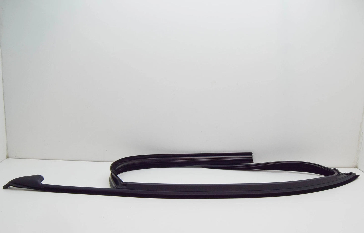 NEW BMW 1 F20 FRONT LEFT DOOR WINDOW GUIDE 7376385 51337376385 ORIGINAL