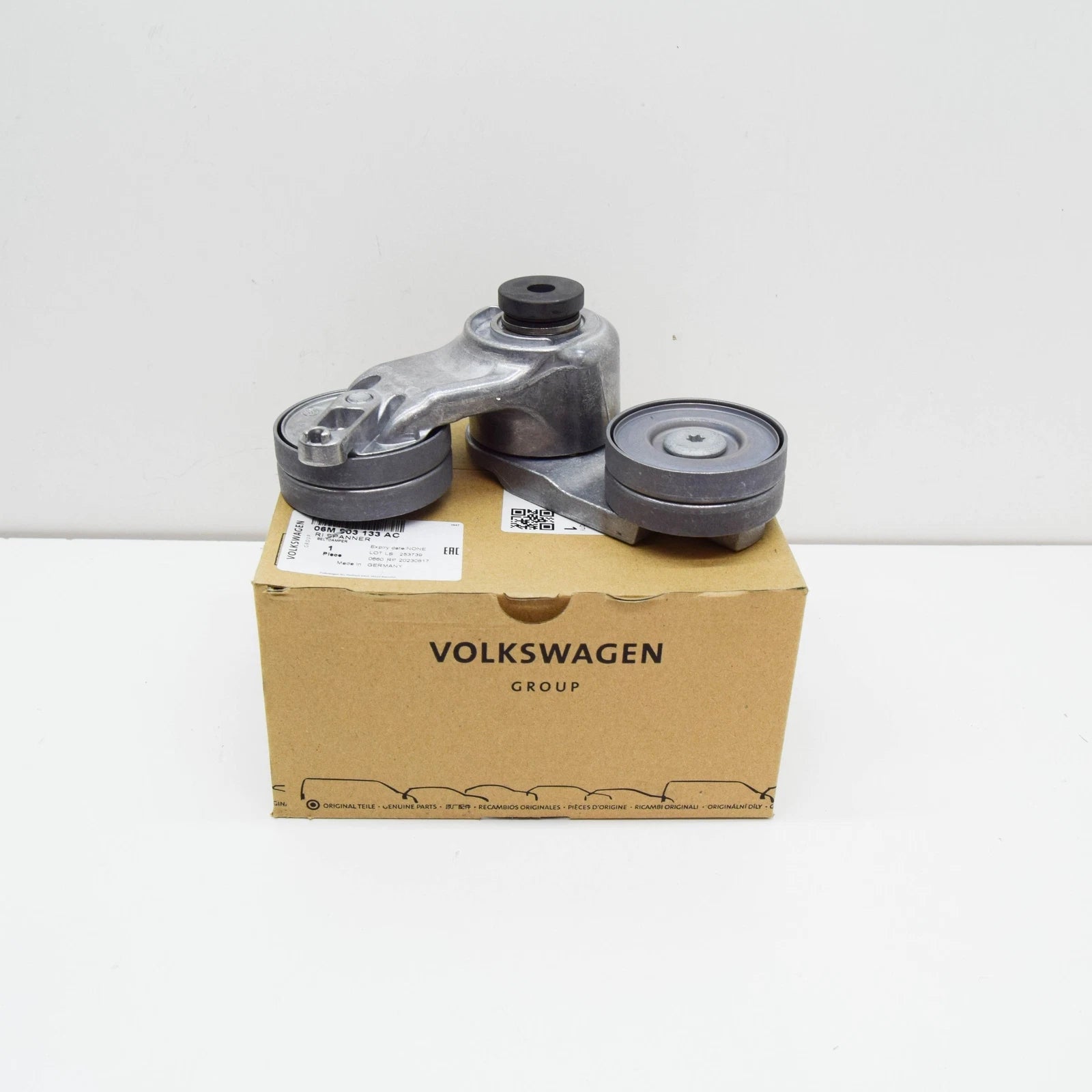 NEW AUDI A6 C8 AVANT ENGINE BELT TENSIONER 06M903133AC ORIGINAL