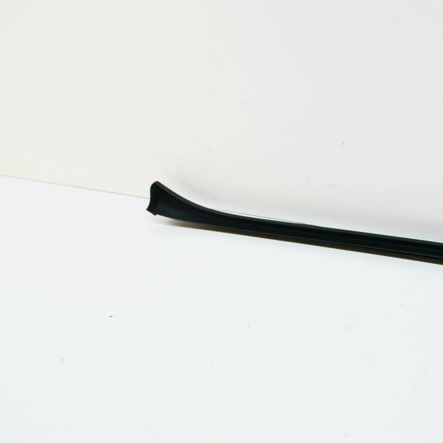 NEW AUDI Q7 4M FRONT RIGHT WINDSHIELD WATER DEFLECTOR TRIM 4M0854328B01C