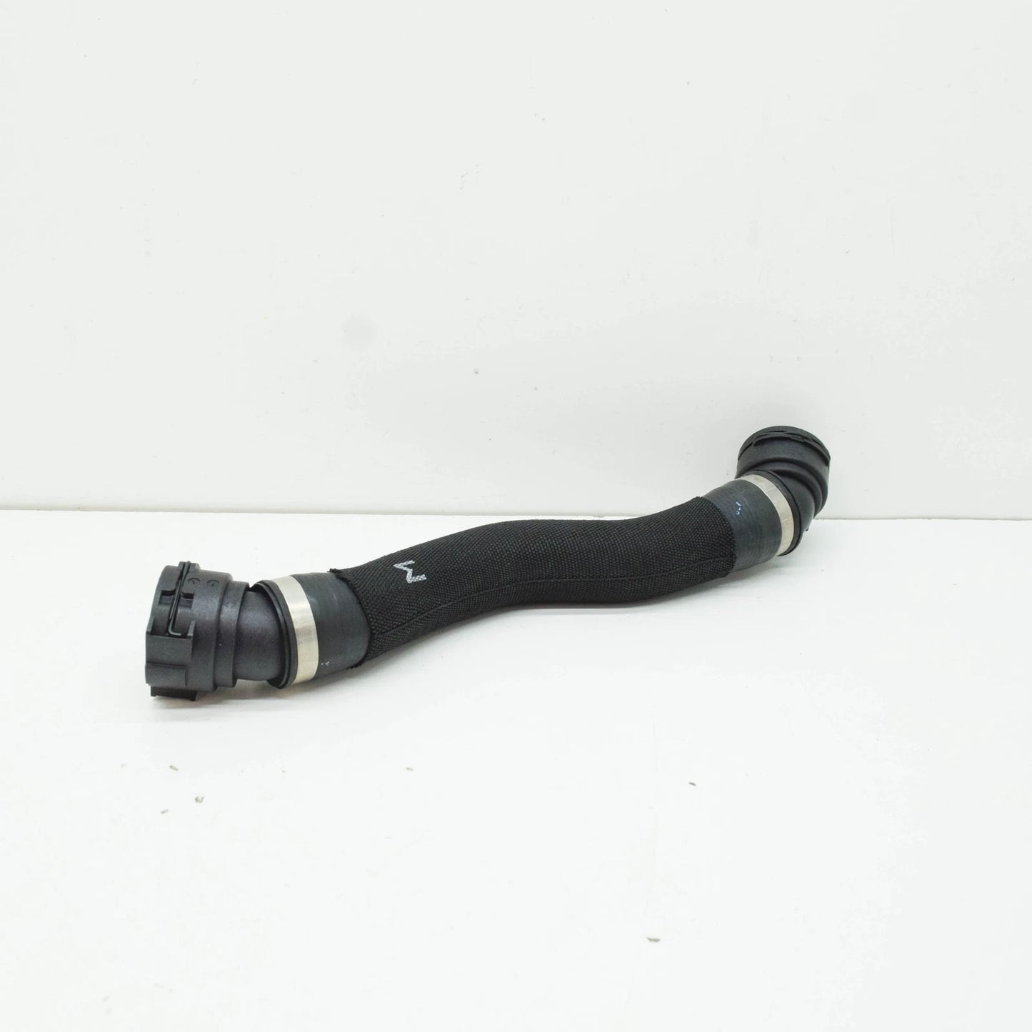 NEW BMW 5 G30 RIGHT WATER RADIATOR HOSE 17128597749 ORIGINAL