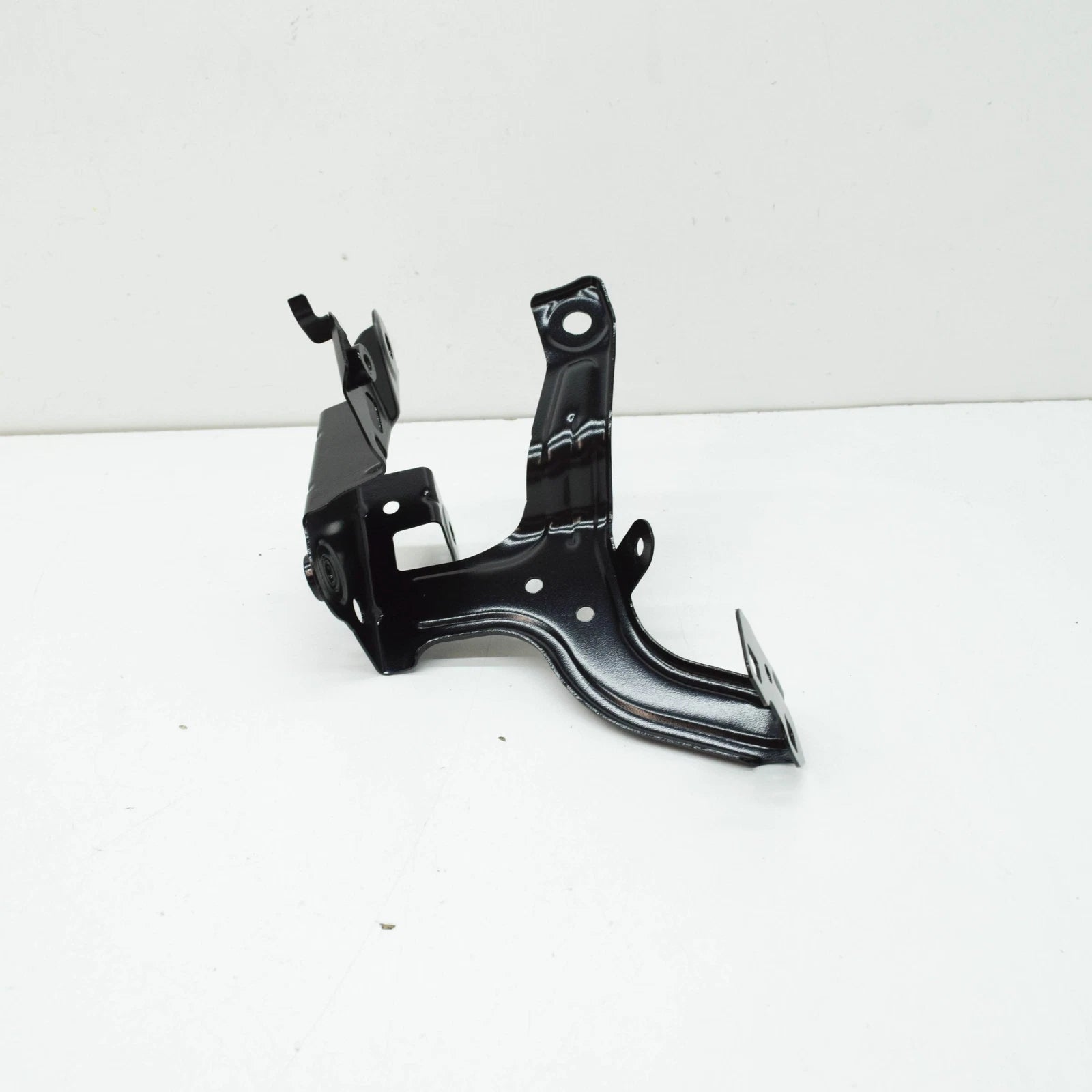 NEW BMW 6 GRAN TURISMO G32 FRONT RIGHT FENDER HOLDER 41007481064 ORIGINAL