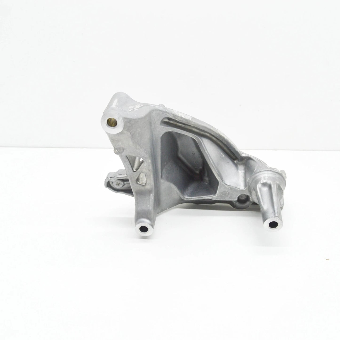 NEW VOLKSWAGEN CRAFTER FURGON SY ENGINE BRACKET RIGHT SIDE 04L199207G