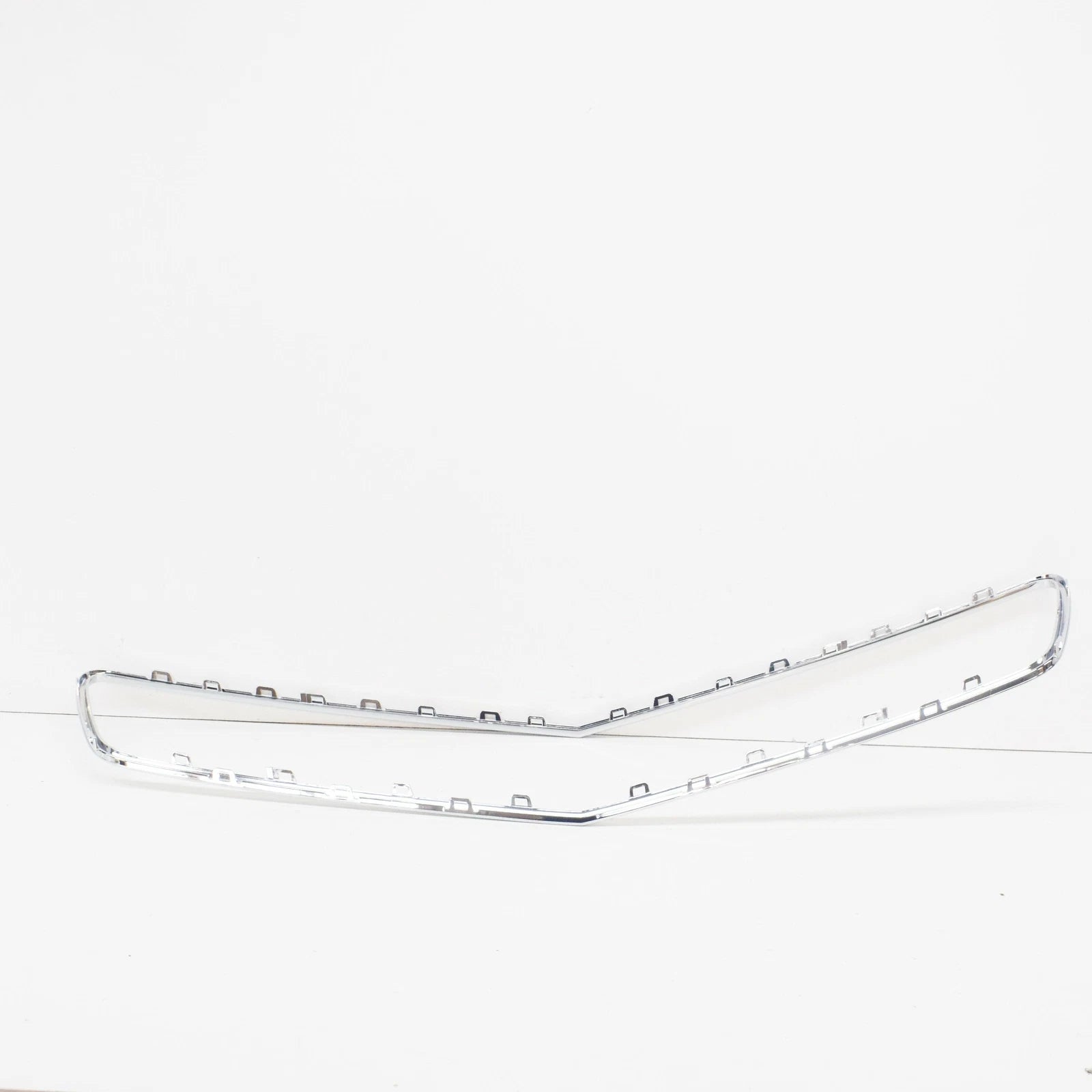 NEW MB CLS C218 FRONT BUMPER RADIATOR GRILLE CHROME SURROUND TRIM A2188850574