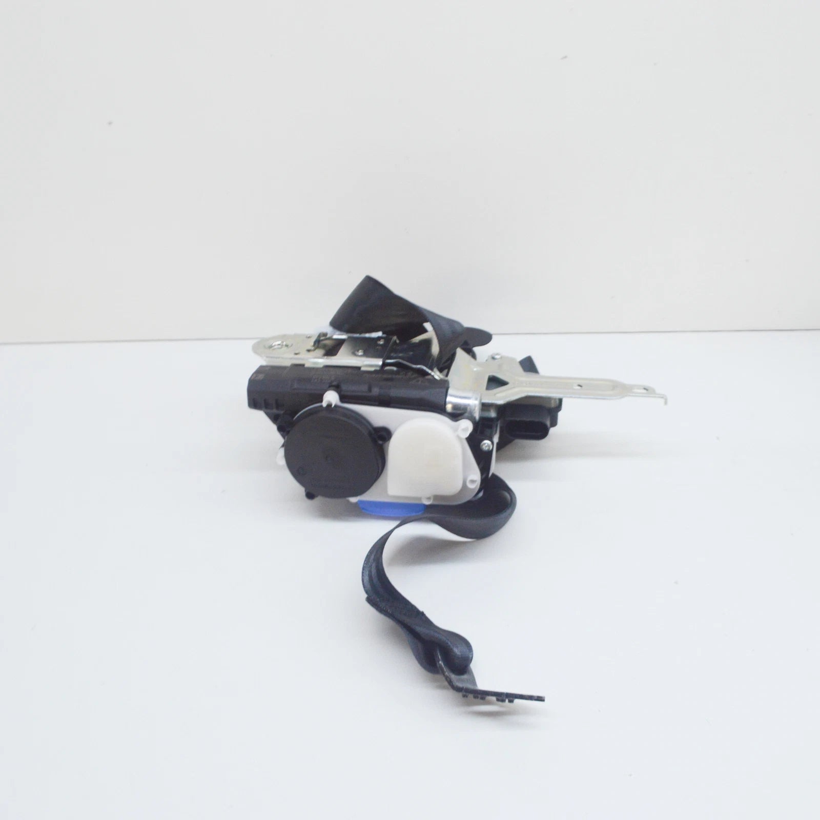 NEW VW GOLF MK7 FRONT RIGHT THREE-POINT SEATBELT RHD 5G4857706NRAA ORIGINAL