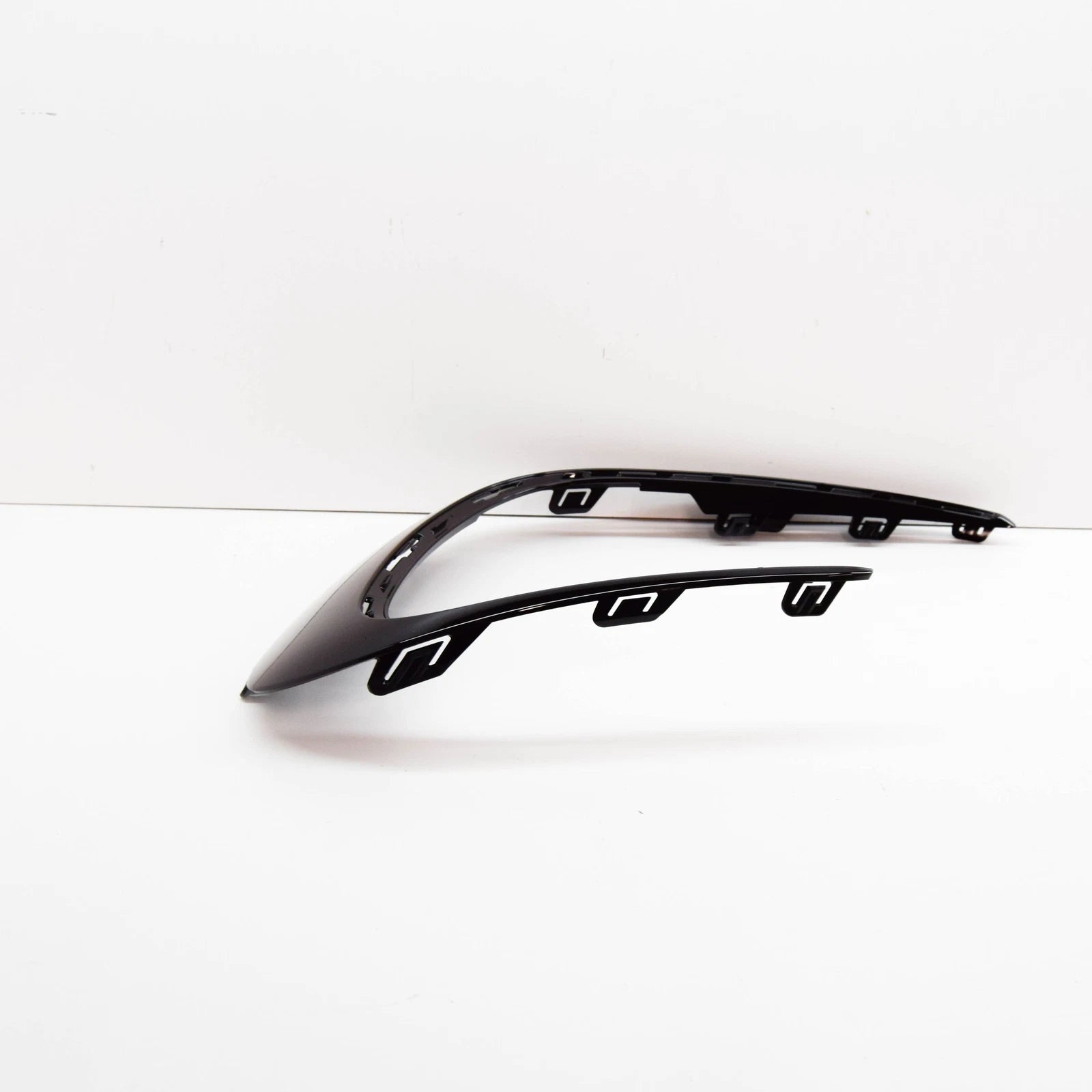 NEW MERCEDES-BENZ EQS V297 FRONT RIGHT BUMPER TRIM STRIP A2978853402 ORIGINAL