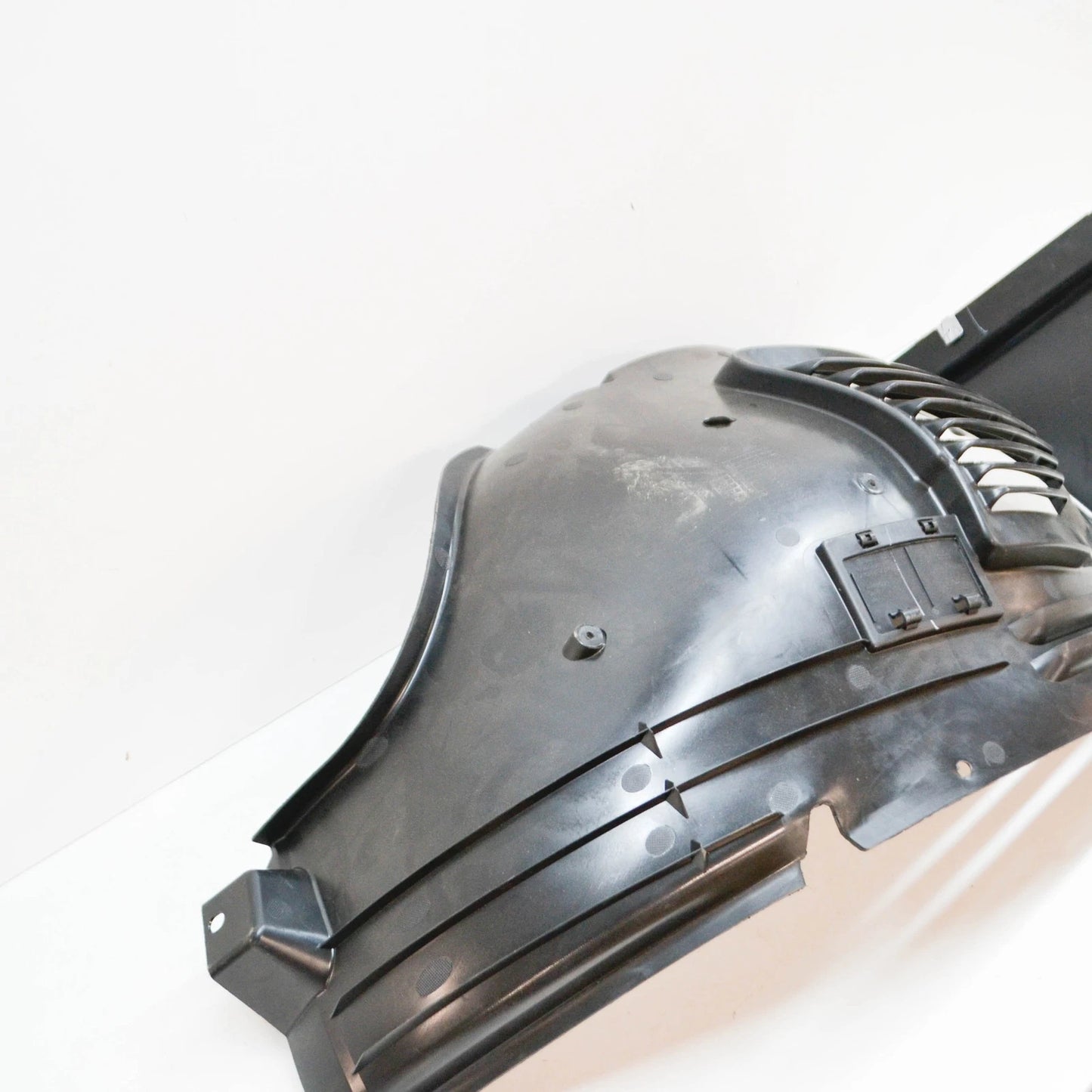 NEW MB GLE W167 FRONT RIGHT WHEEL HOUSING LINER FRONT PART A1676901608